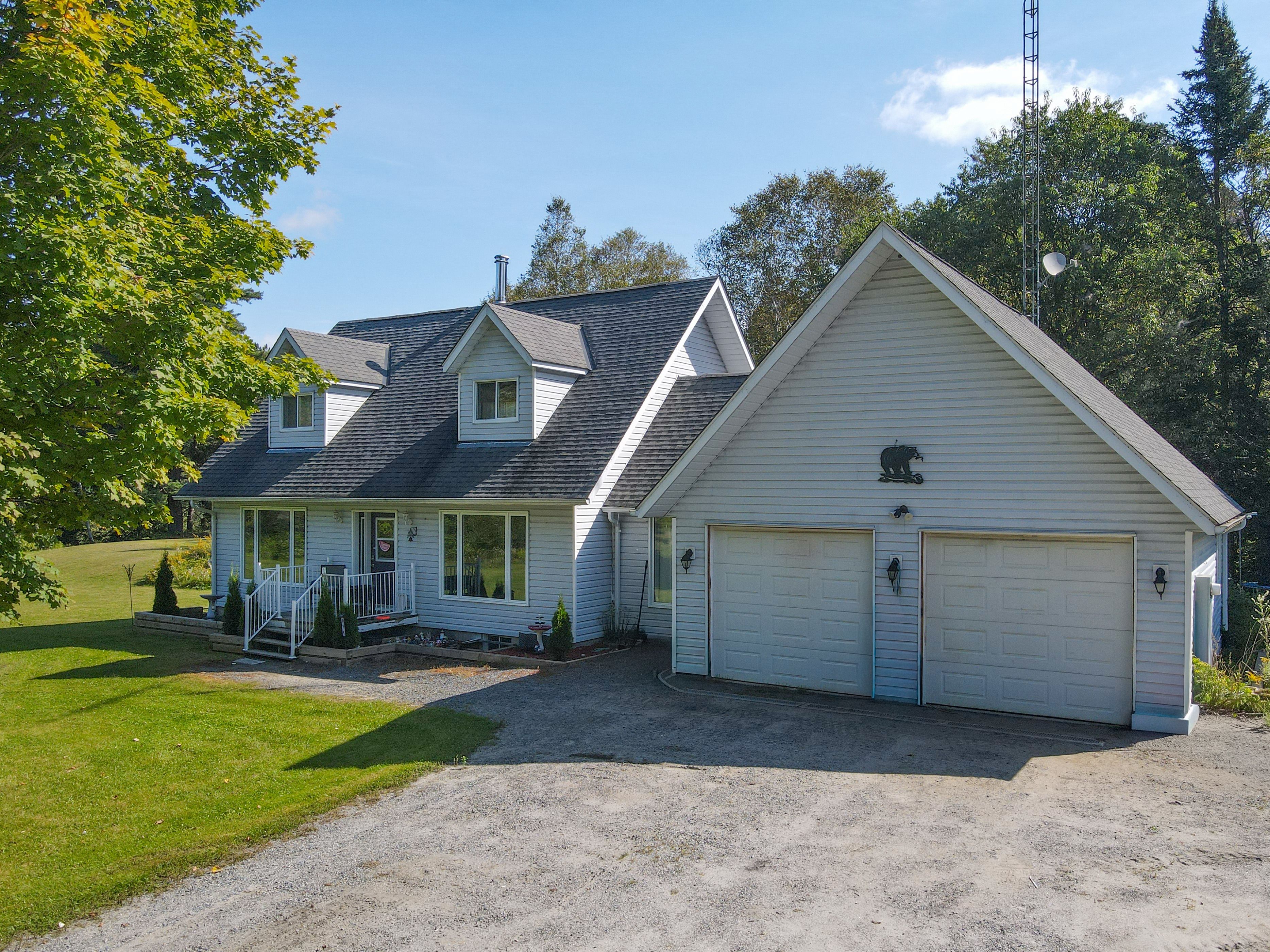 911 Deer Lake Road, Huntsville, On P0b 1l0