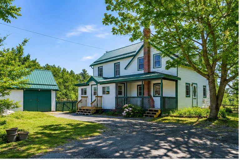 718 Jones Falls Road, Rideau Lakes, On K0g 1e0