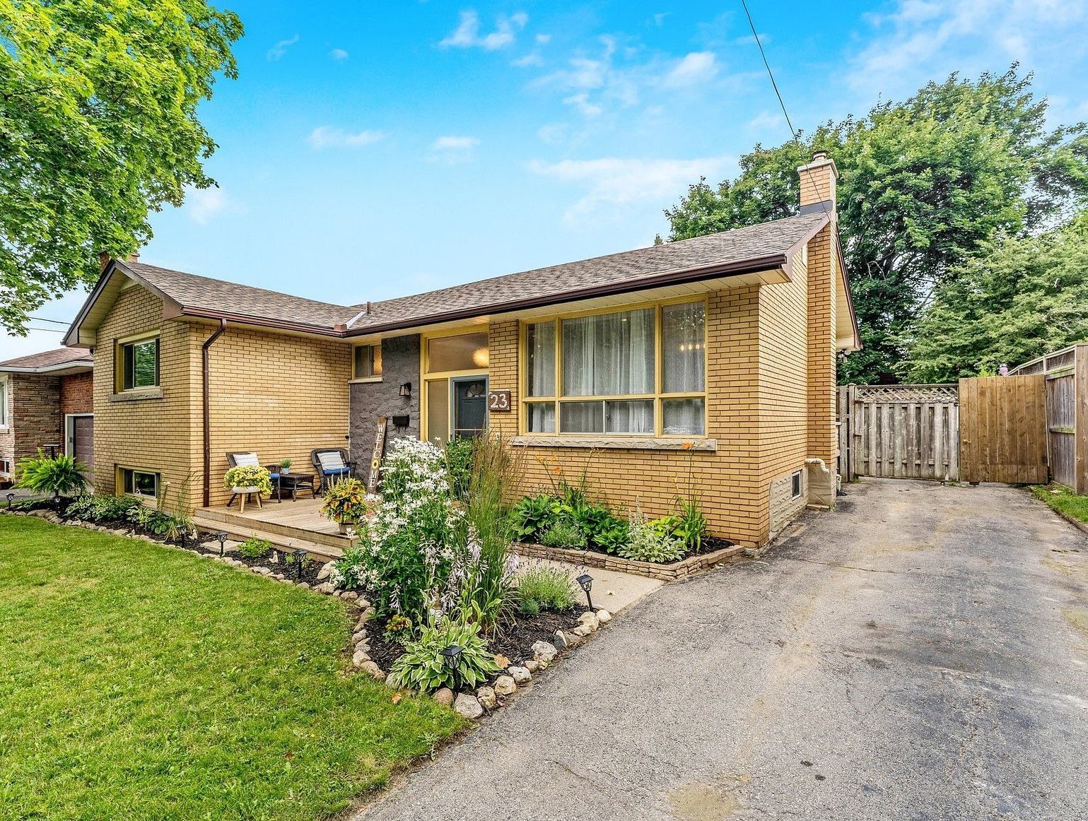 23 Strathmere Place, Guelph, On N1h 5l7