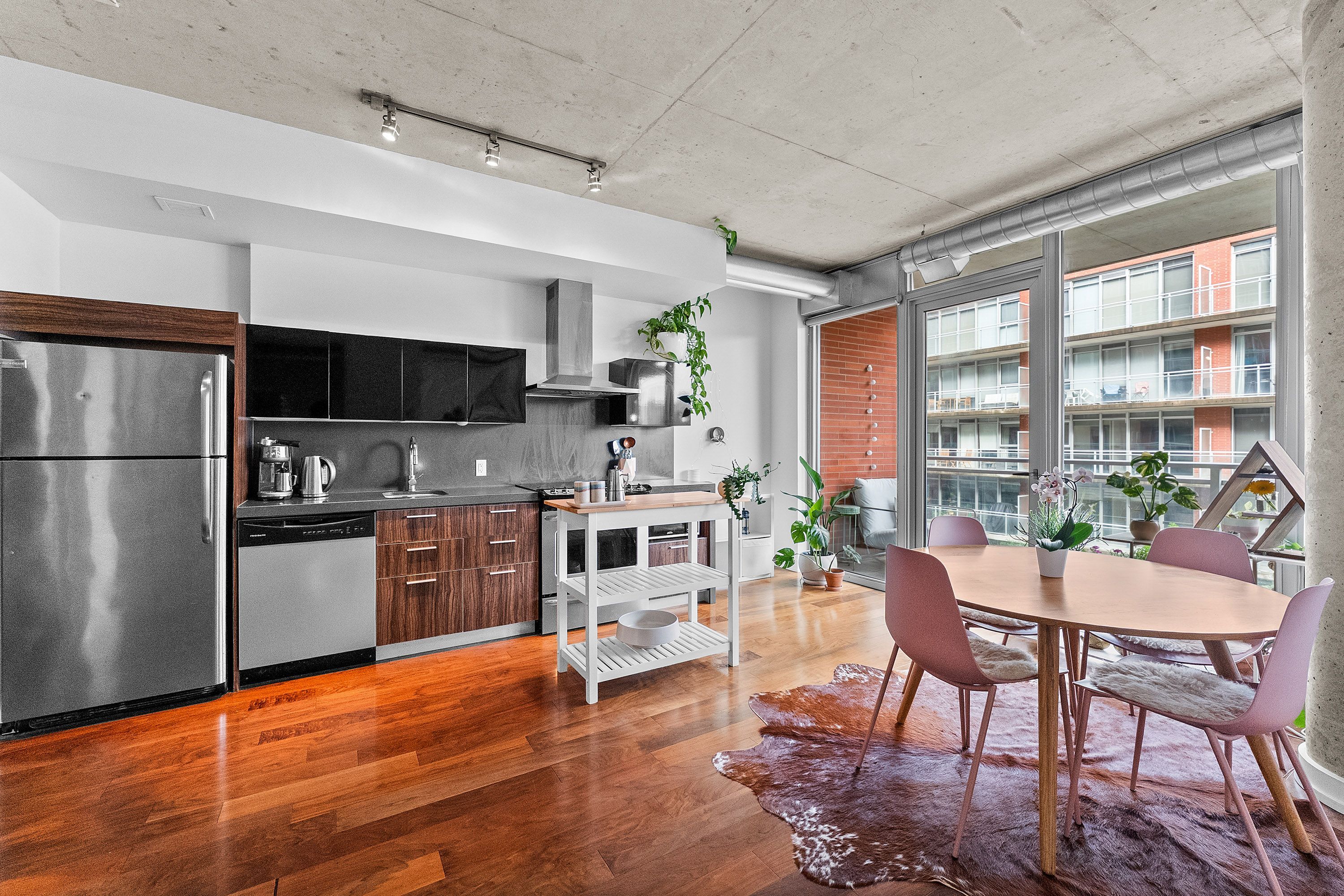 360 Mcleod Street 515, Ottawa Centre, On K2p 1a9