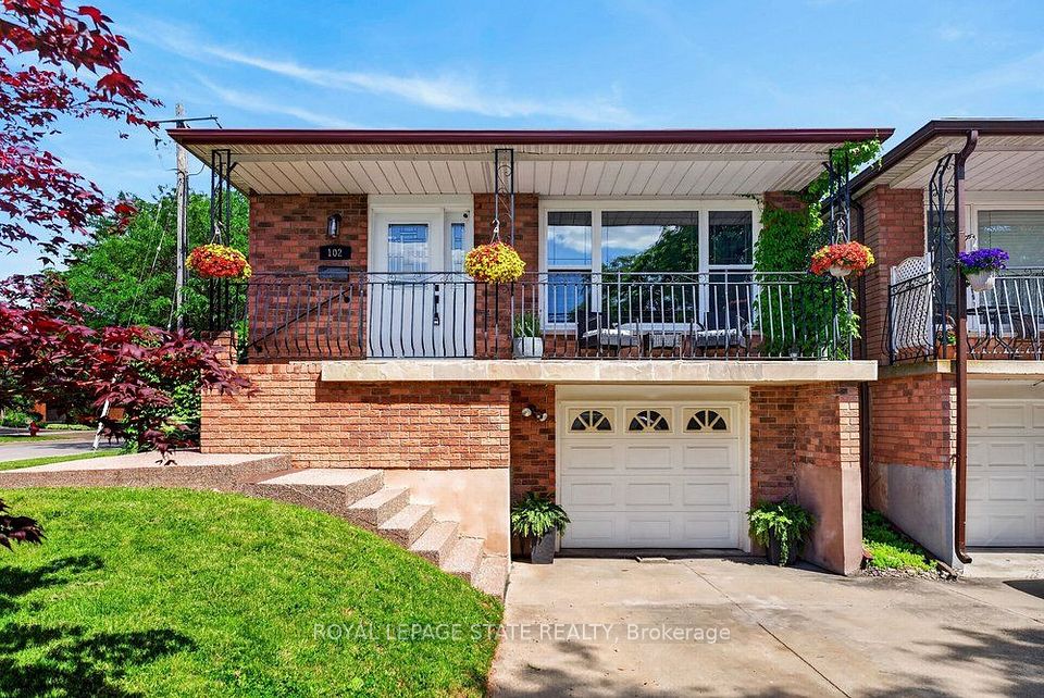 102 Birchlawn Drive, Hamilton, On L8g 4b7