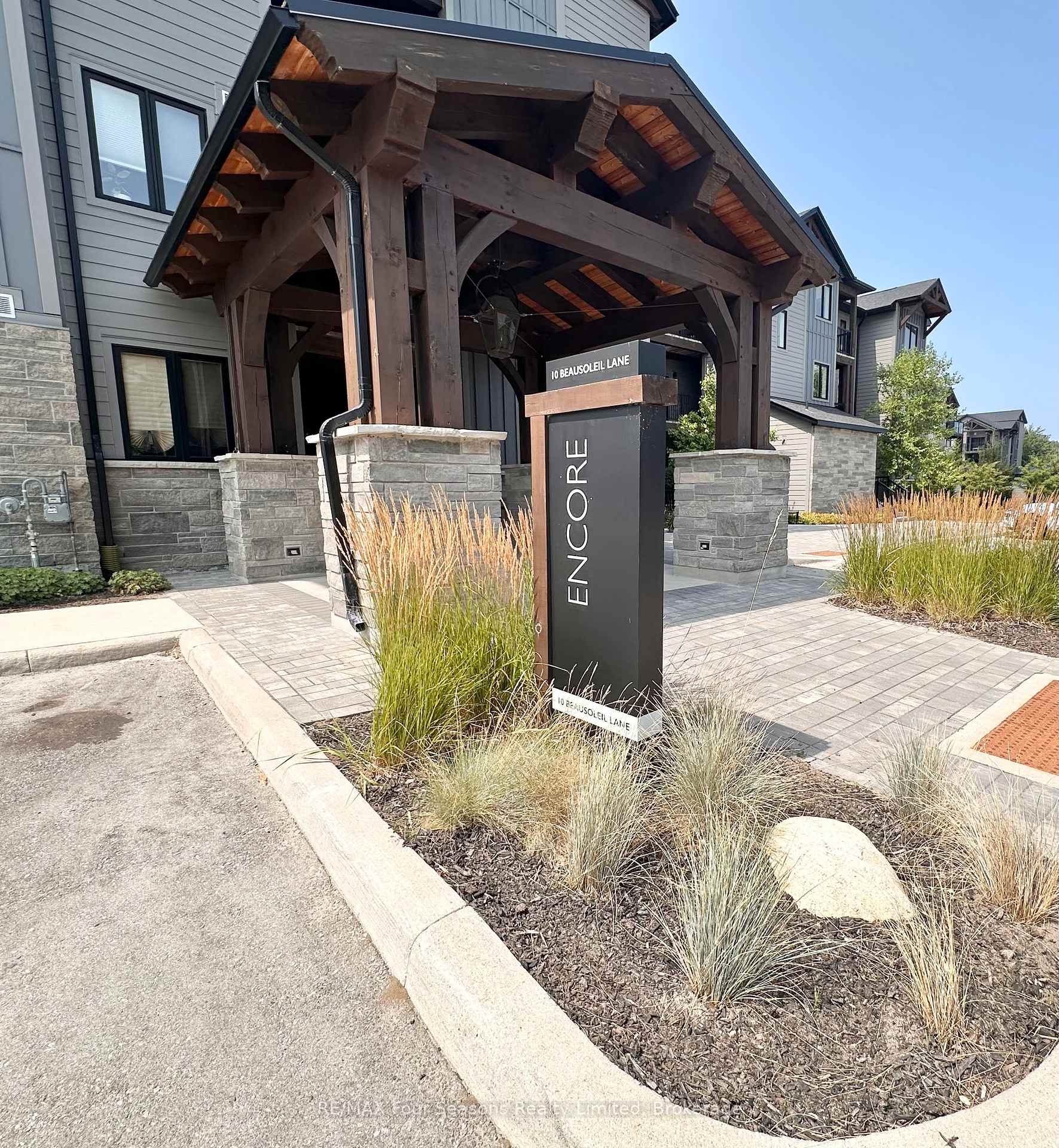 10 Beausoleil Lane 303, Blue Mountains, On L9y 2x5