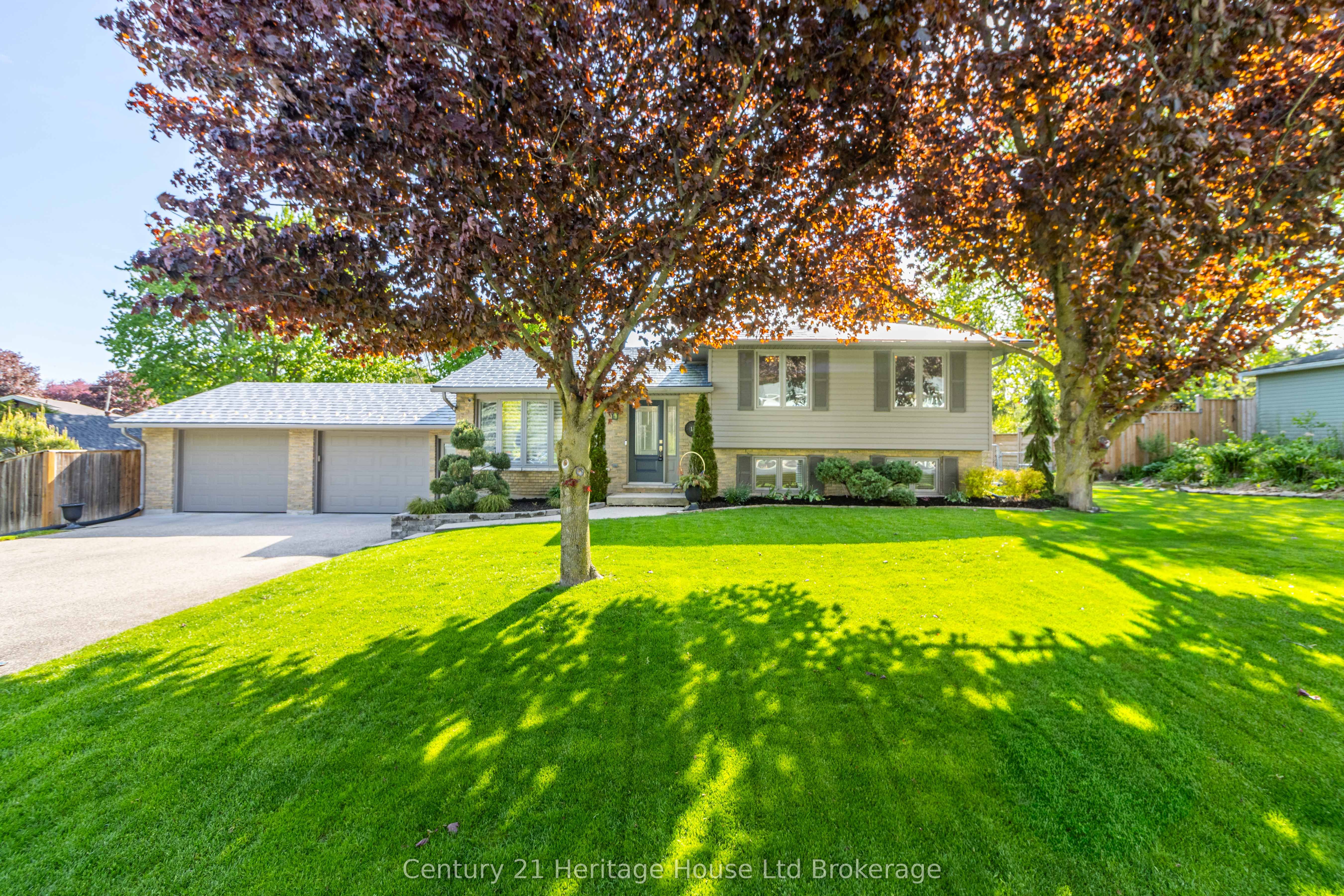 11 Millard Street, South-West Oxford, On N4s 7v6