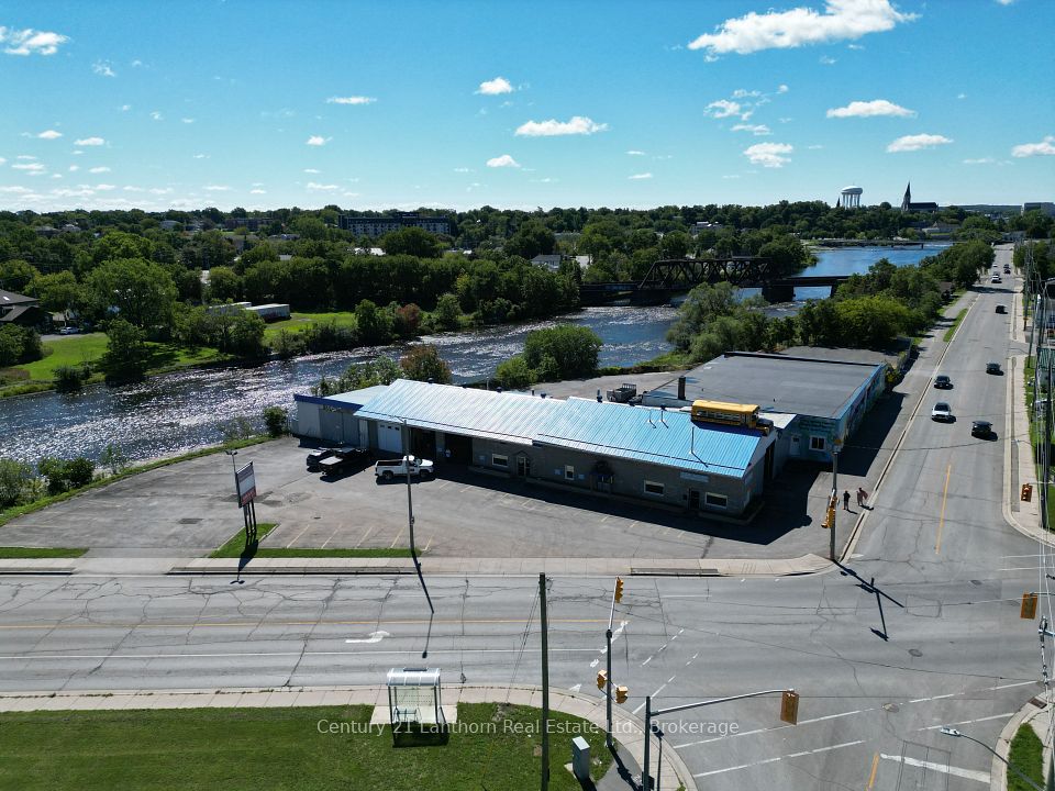 125 College Street E, Belleville, On K8p 5a2