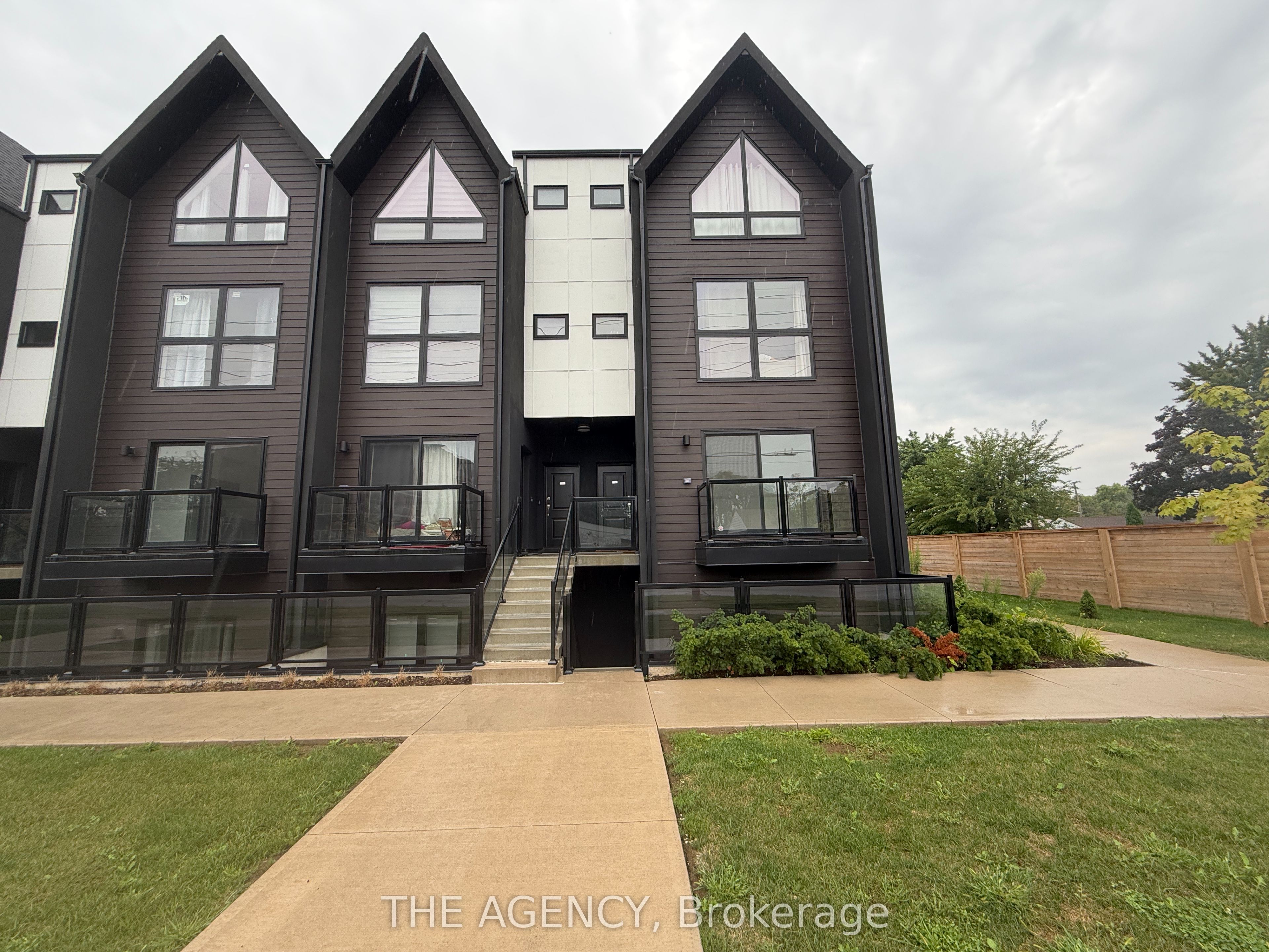 7277 Wilson Crescent 206, Niagara Falls, On L2g 7g5