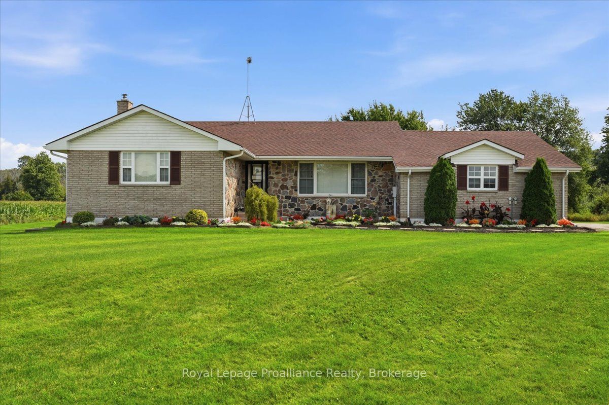 305 Valley Road, Prince Edward County, On K0k 1a0