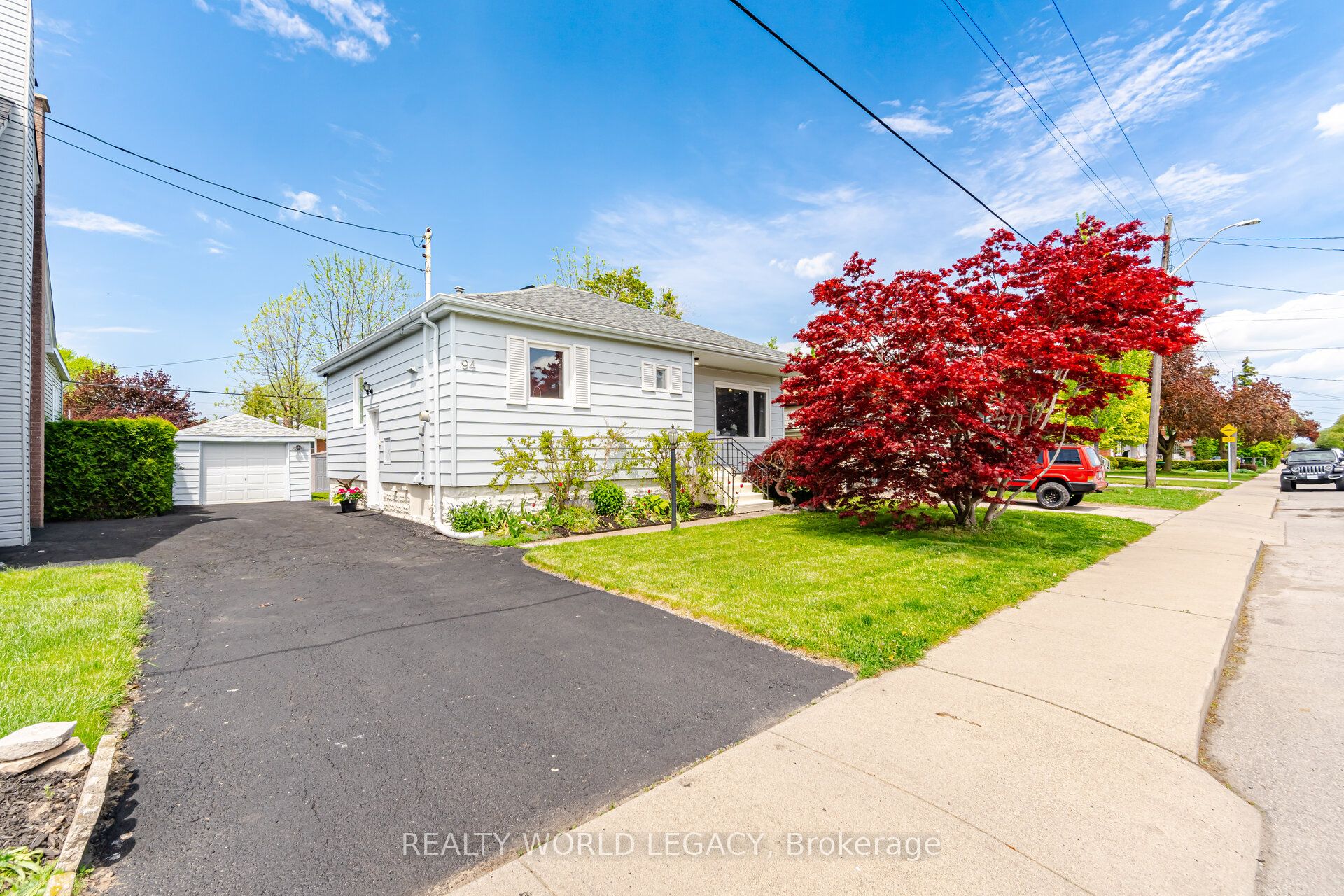 94 Clarendon Avenue, Hamilton, On L9a 3a3