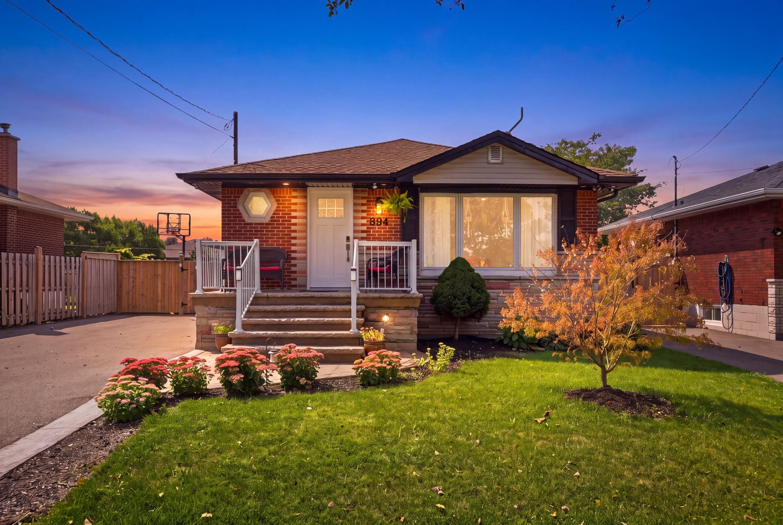 894 Brucedale Avenue E, Hamilton, On L8b 1s9
