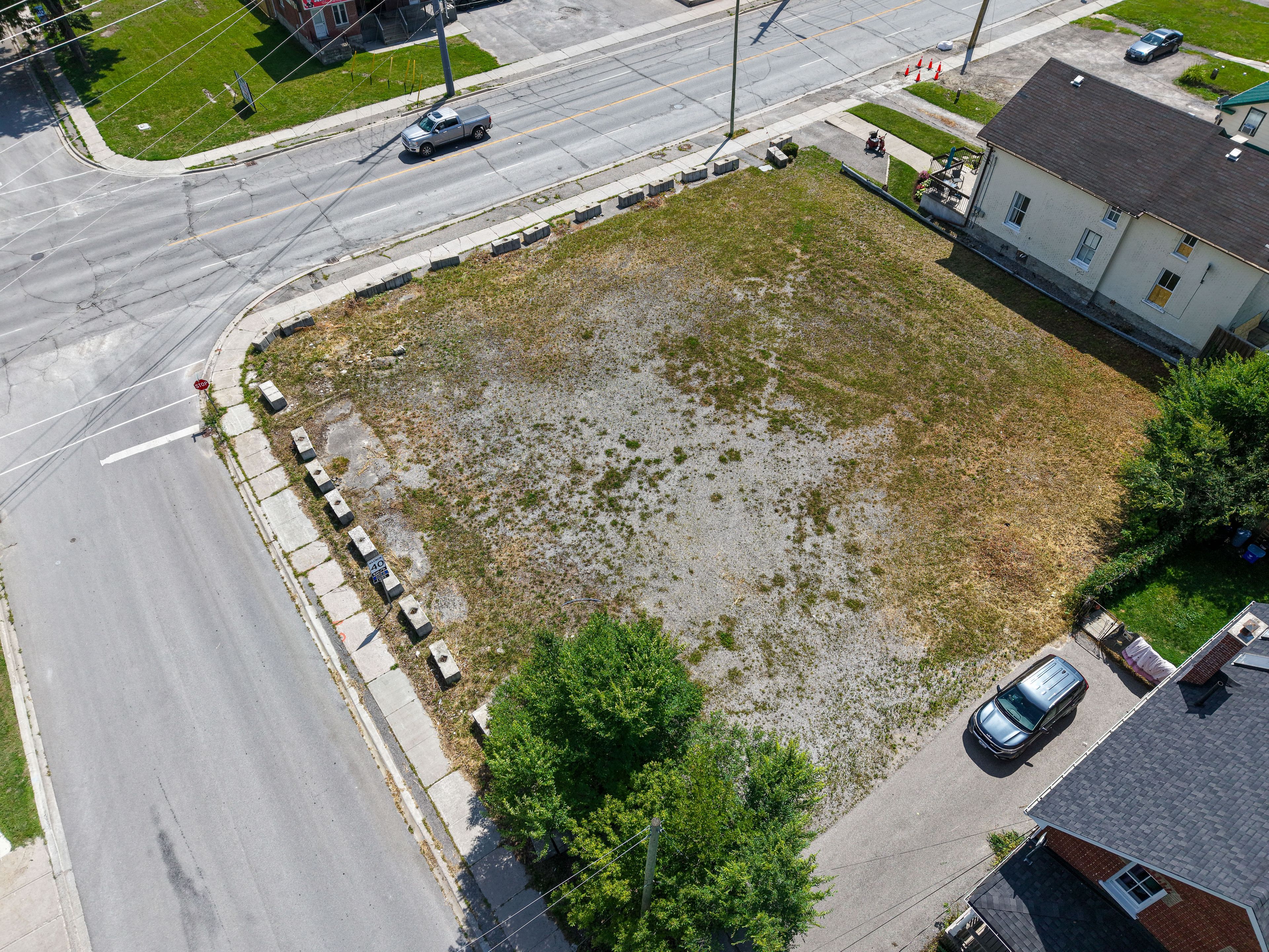 220 Kent Street W, Kawartha Lakes, On K9v 2z2