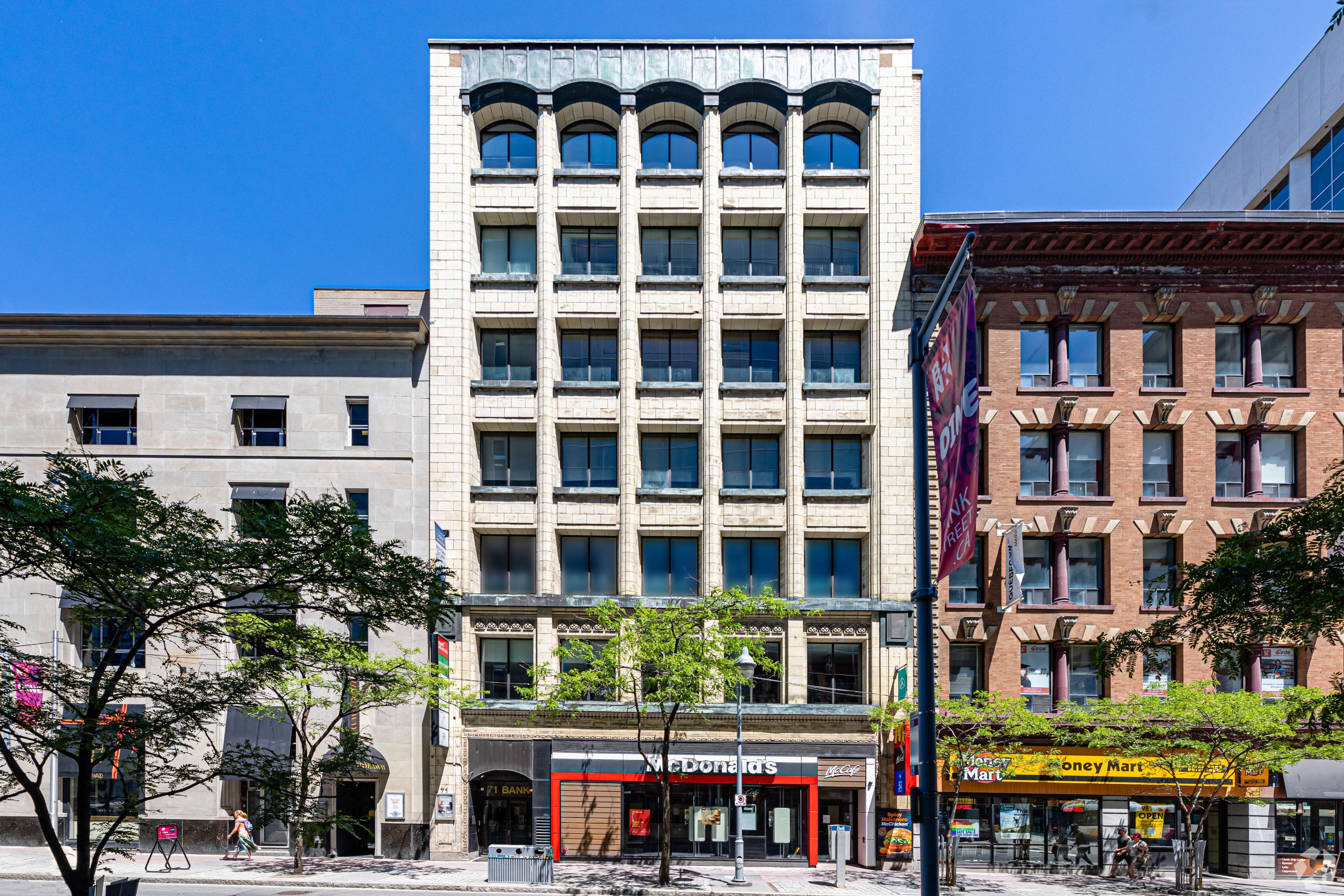 77 Bank Street 300, Ottawa Centre, On K1p 5n2
