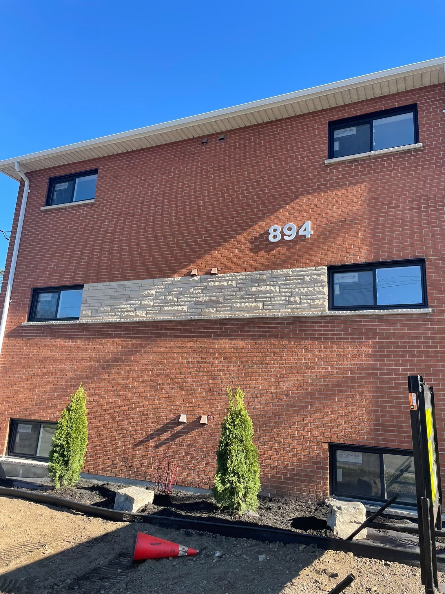 894 Adelaide Street N 102, London East, On N5y 2m5