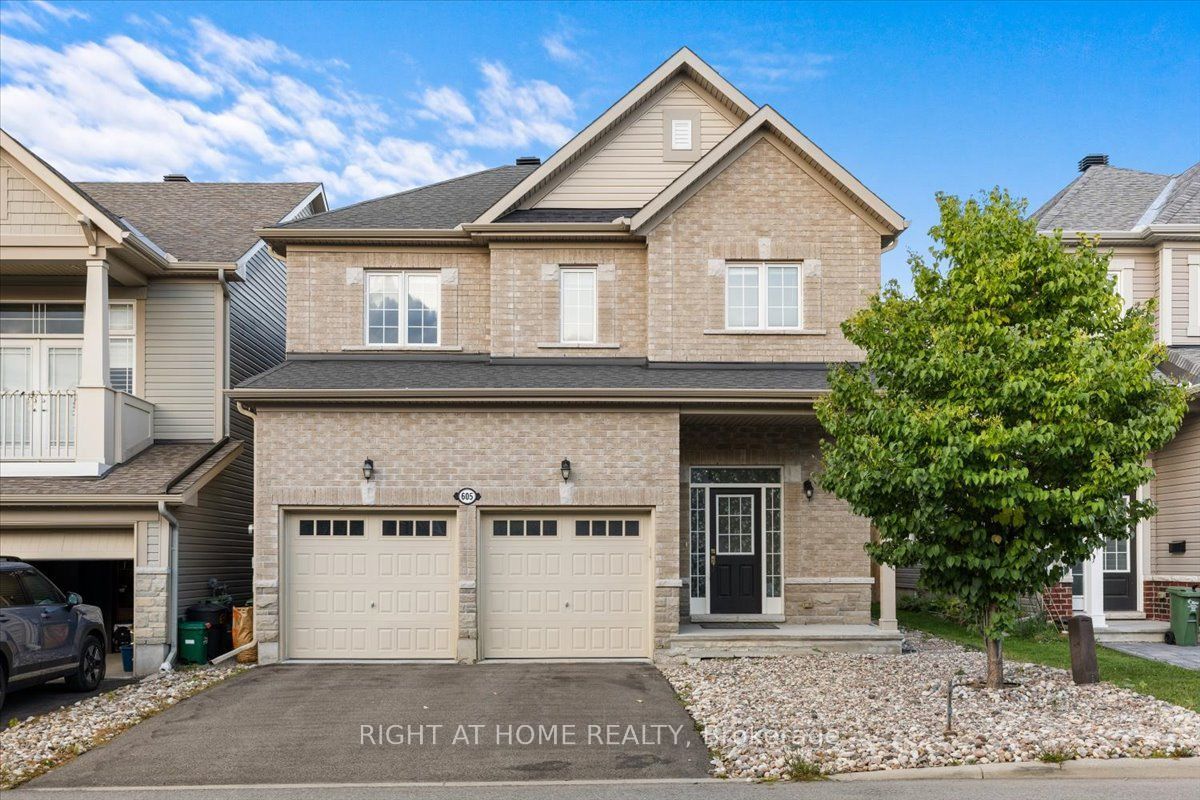 605 Silver Spruce Way, Kanata, On K2m 0l1