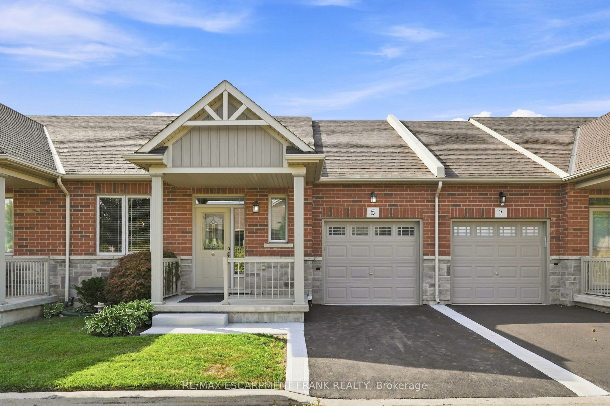 5 Murphy Lane, Hamilton, On L0r 1c0