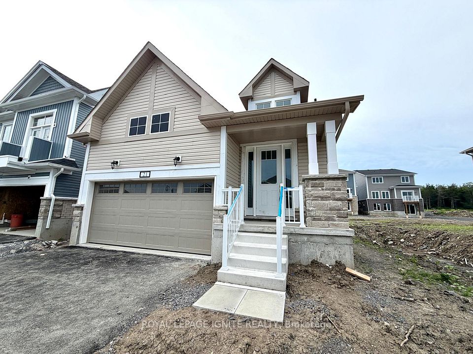 21 Royal Oak Crescent, Loyalist, On K0h 1g0