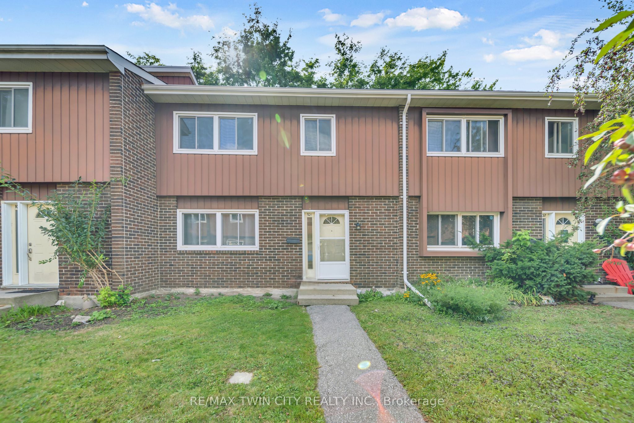 121 University Avenue E 101, Waterloo, On N2j 4j1