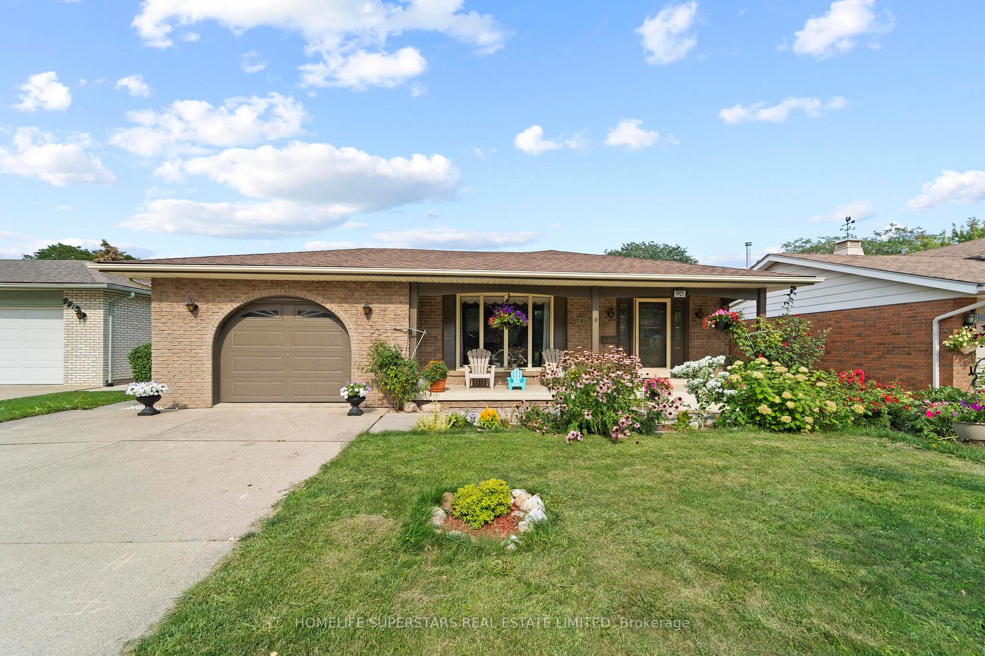 9925 Holly Crescent, Windsor, On N8r 1y6
