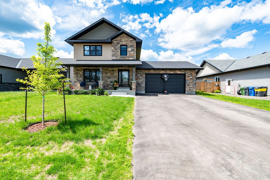 6 Zachary Street, Petawawa, On K8h 0g5