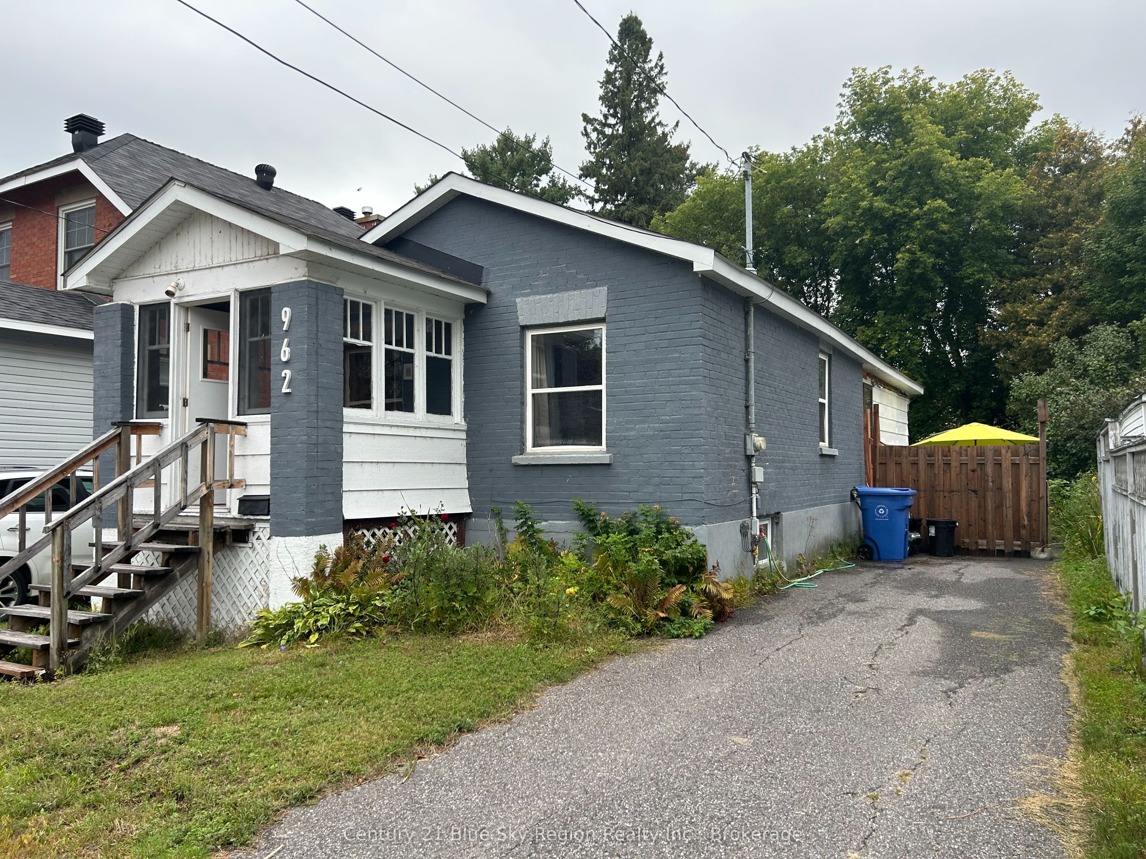 962 Main Street W, North Bay, On P1b 2w1