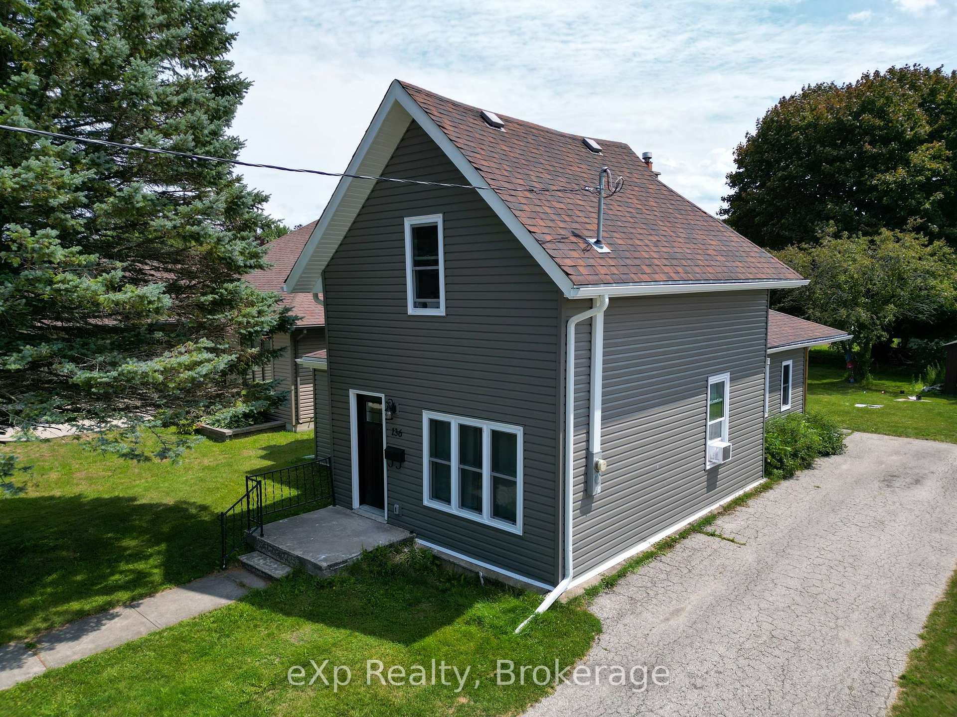 136 Breadalbane Street S, Saugeen Shores, On N0h 2l0
