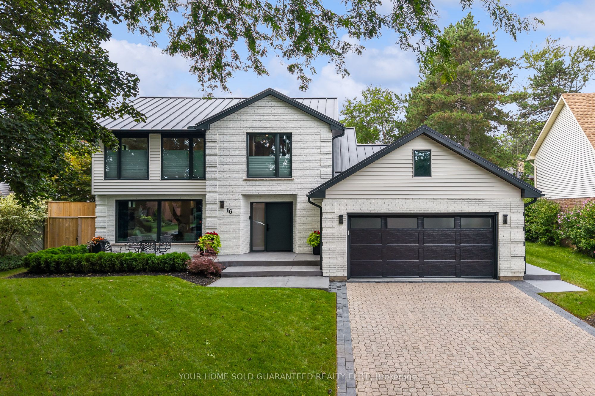 16 Whitehall Gate, Pelham, On L3e 0c6