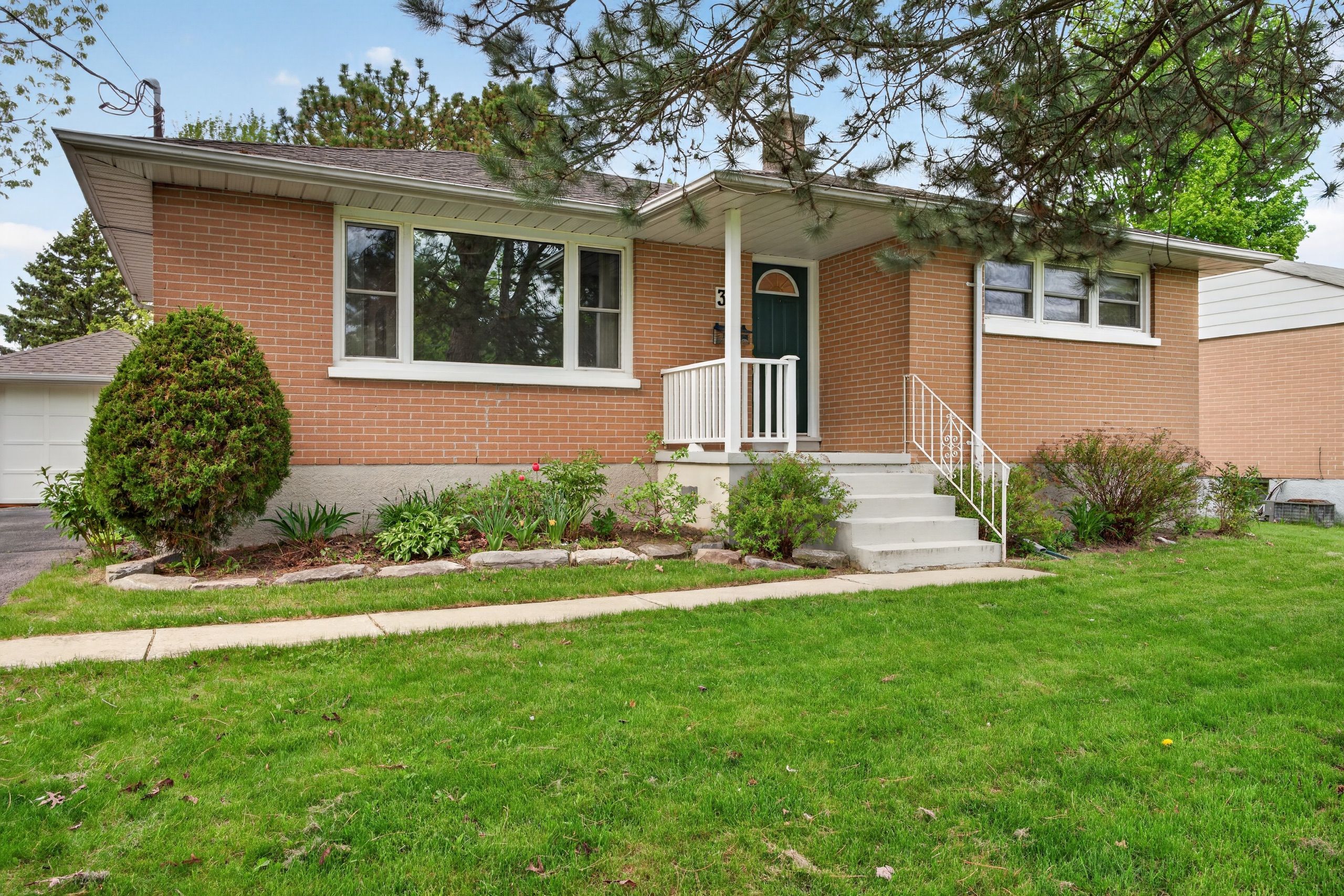 32 Lennox Street, Kingston, On K7m 4s2