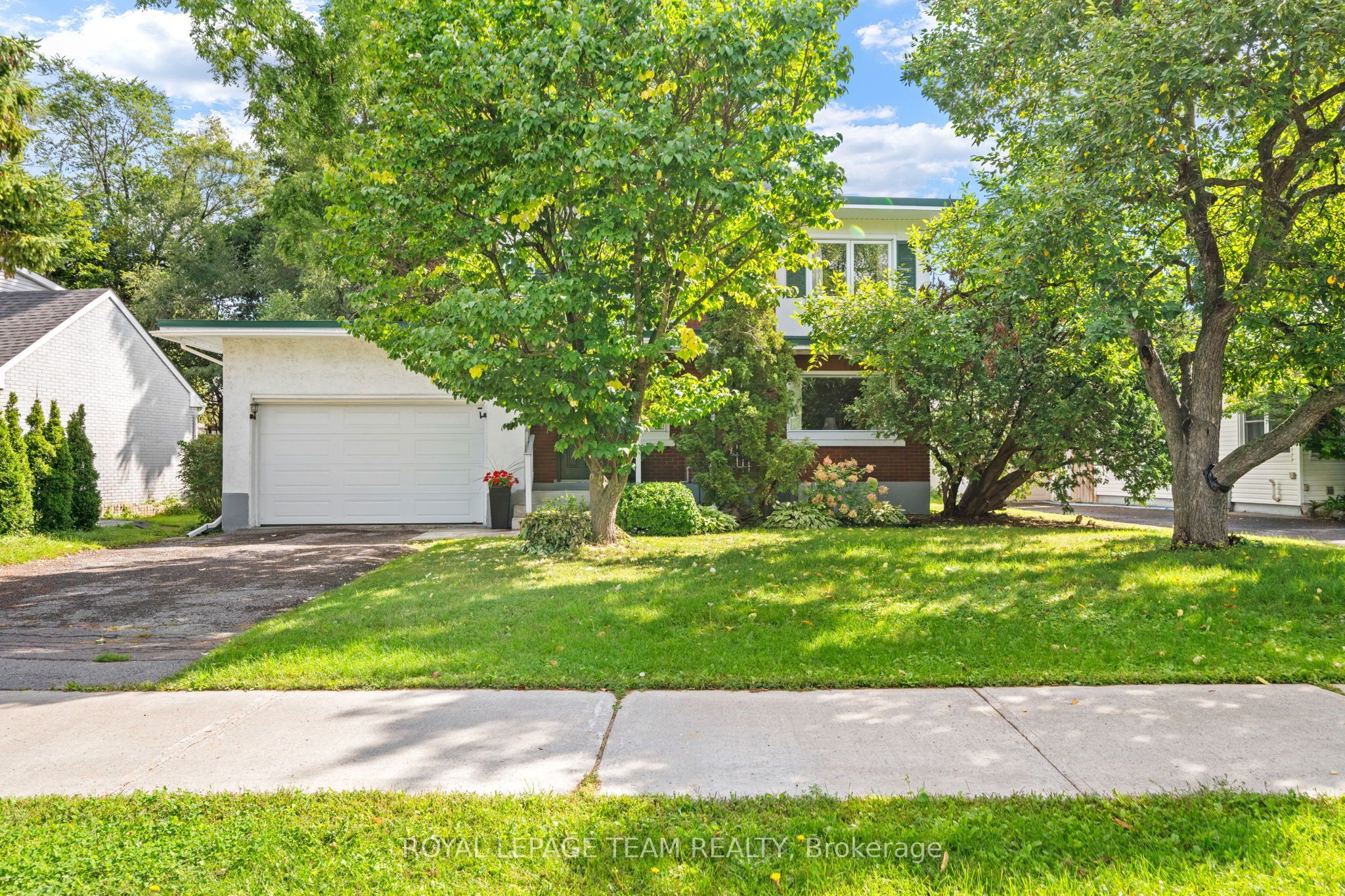 2009 Alta Vista Drive, Alta Vista And Area, On K1h 7k9