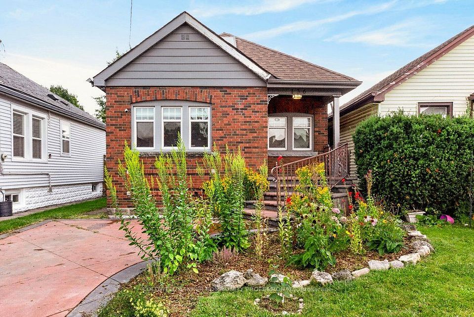 136 Weir Street N, Hamilton, On L8h 5e9