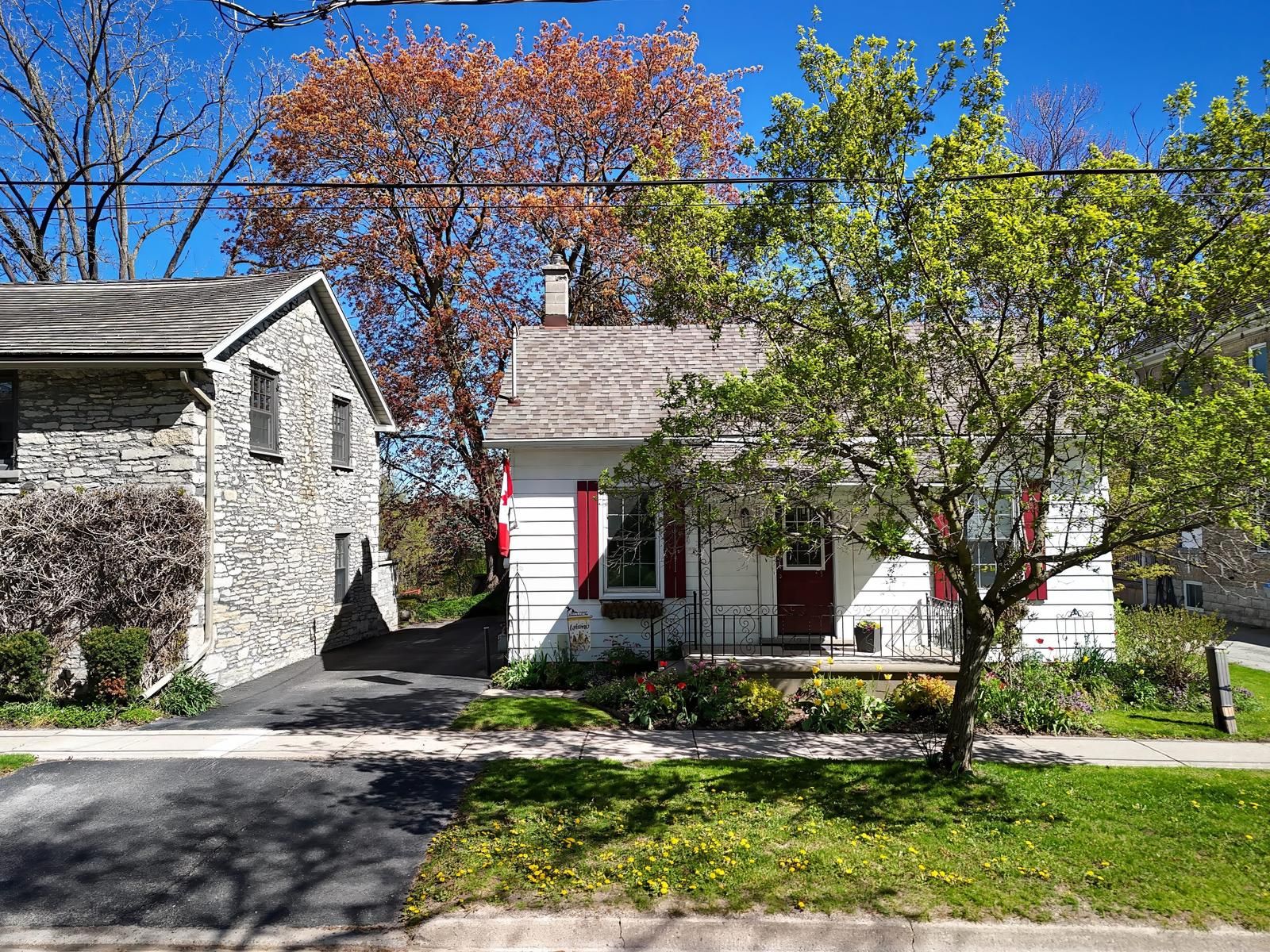 353 Queen Street E, St. Marys, On N4x 1b8