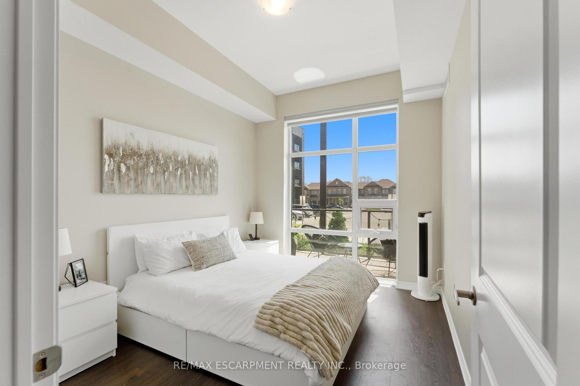 460 Dundas Street E 112, Hamilton, On L8b 2a5