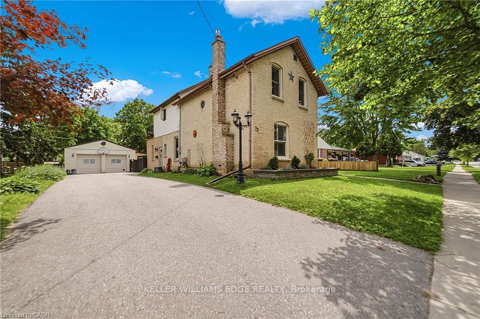 32 Clench Avenue, Brantford, On N3t 1b6