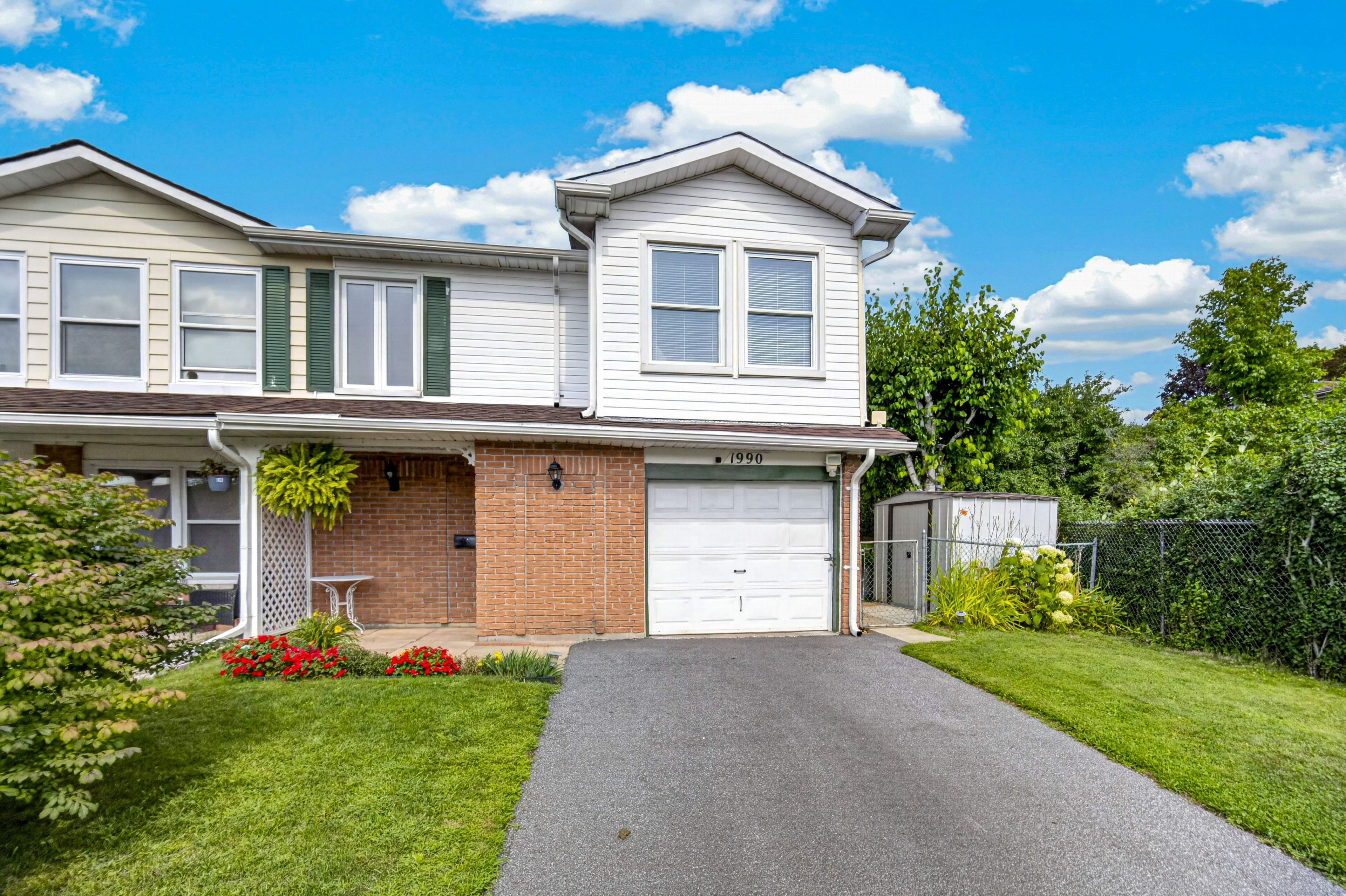 1990 Walker Avenue, Peterborough, On K9l 1t5