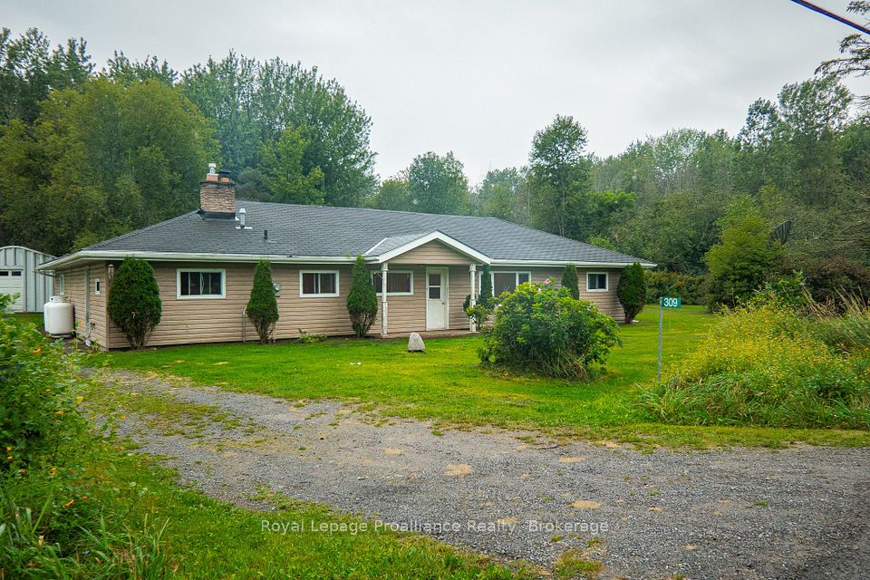 309 Gardenville Road, Prince Edward County, On K0k 1l0