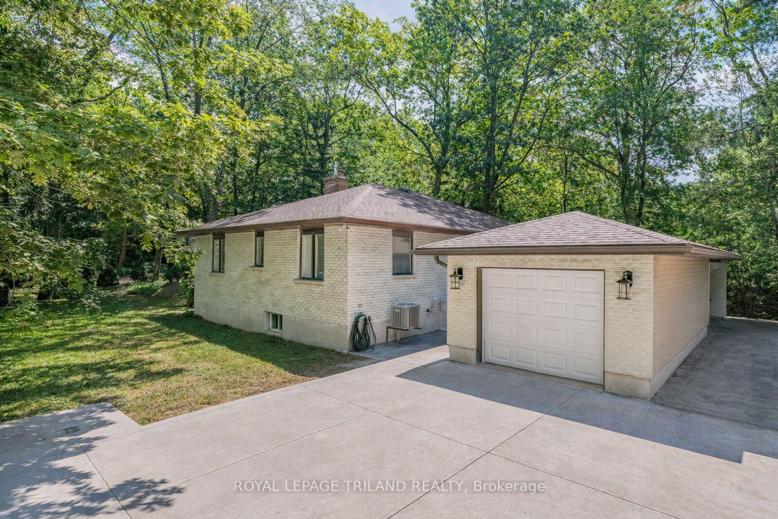 33 Forest Avenue, South Huron, On N0m 1t0