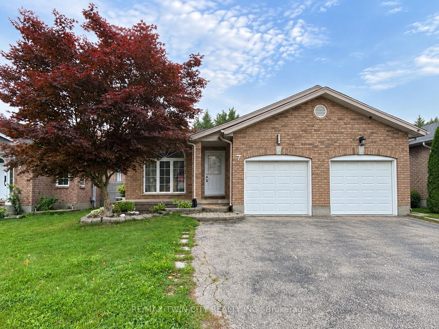 7 Briarfield Street, Kitchener, On N2a 4b6