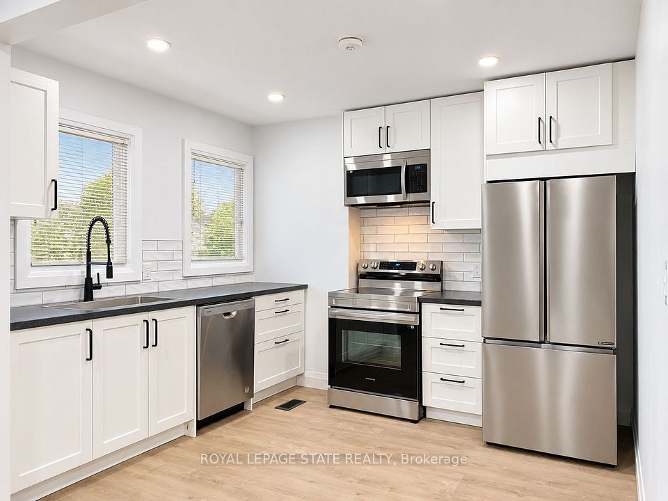 24 Sandalwood Avenue Upper, Hamilton, On L8t 2e3