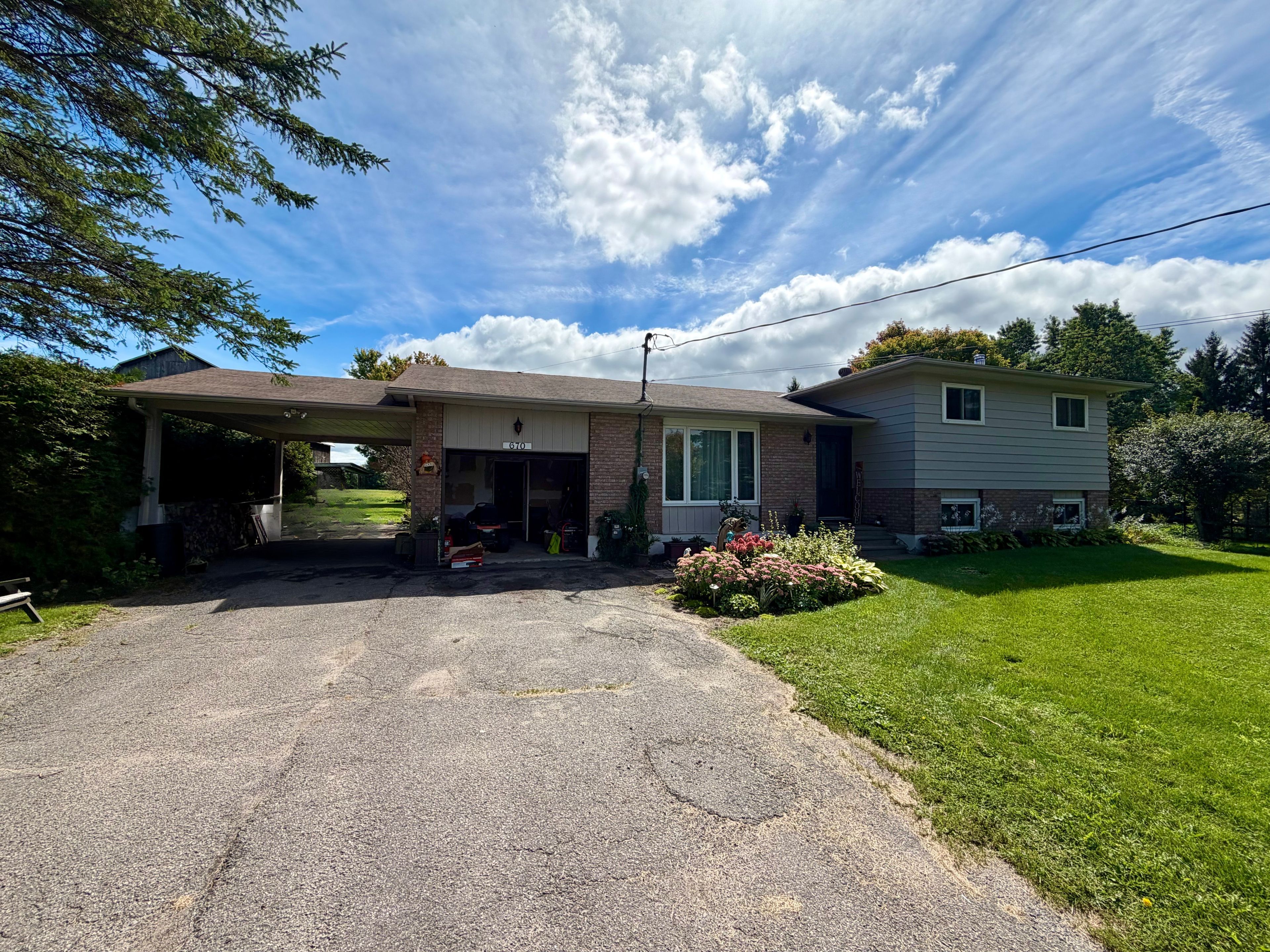 670 Van Buren Street, North Grenville, On K0g 1j0