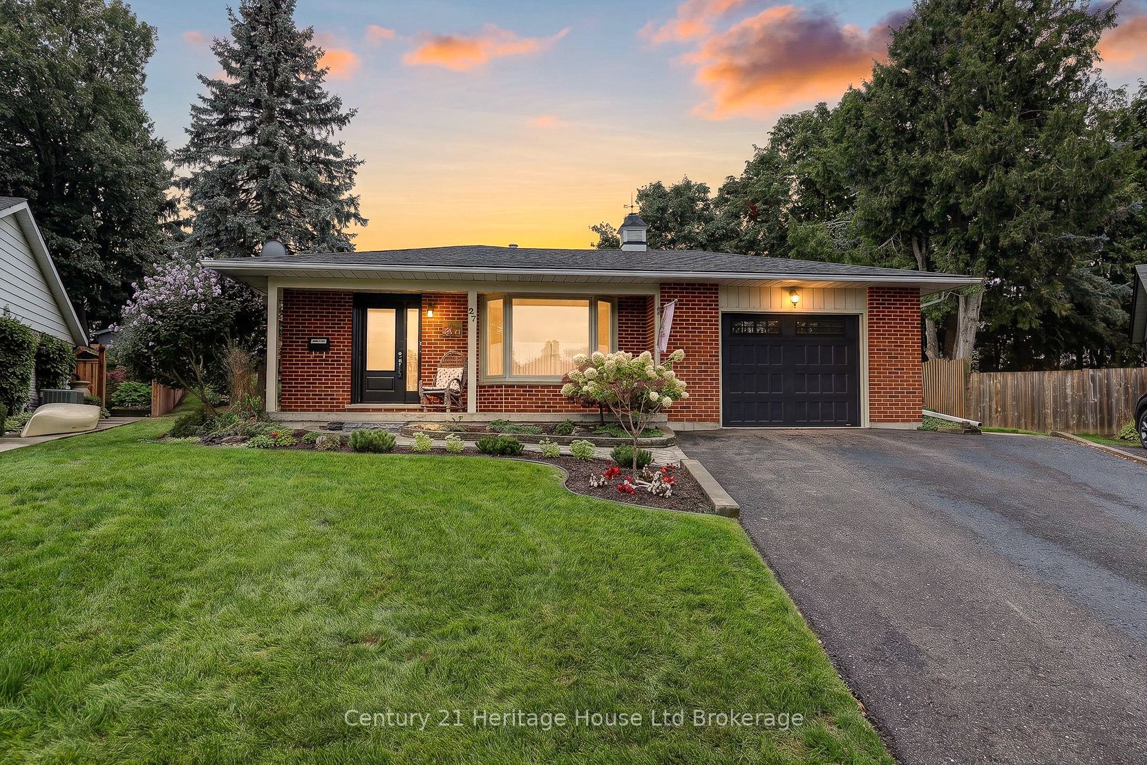 27 Silcox Place, Woodstock, On N4s 8m8