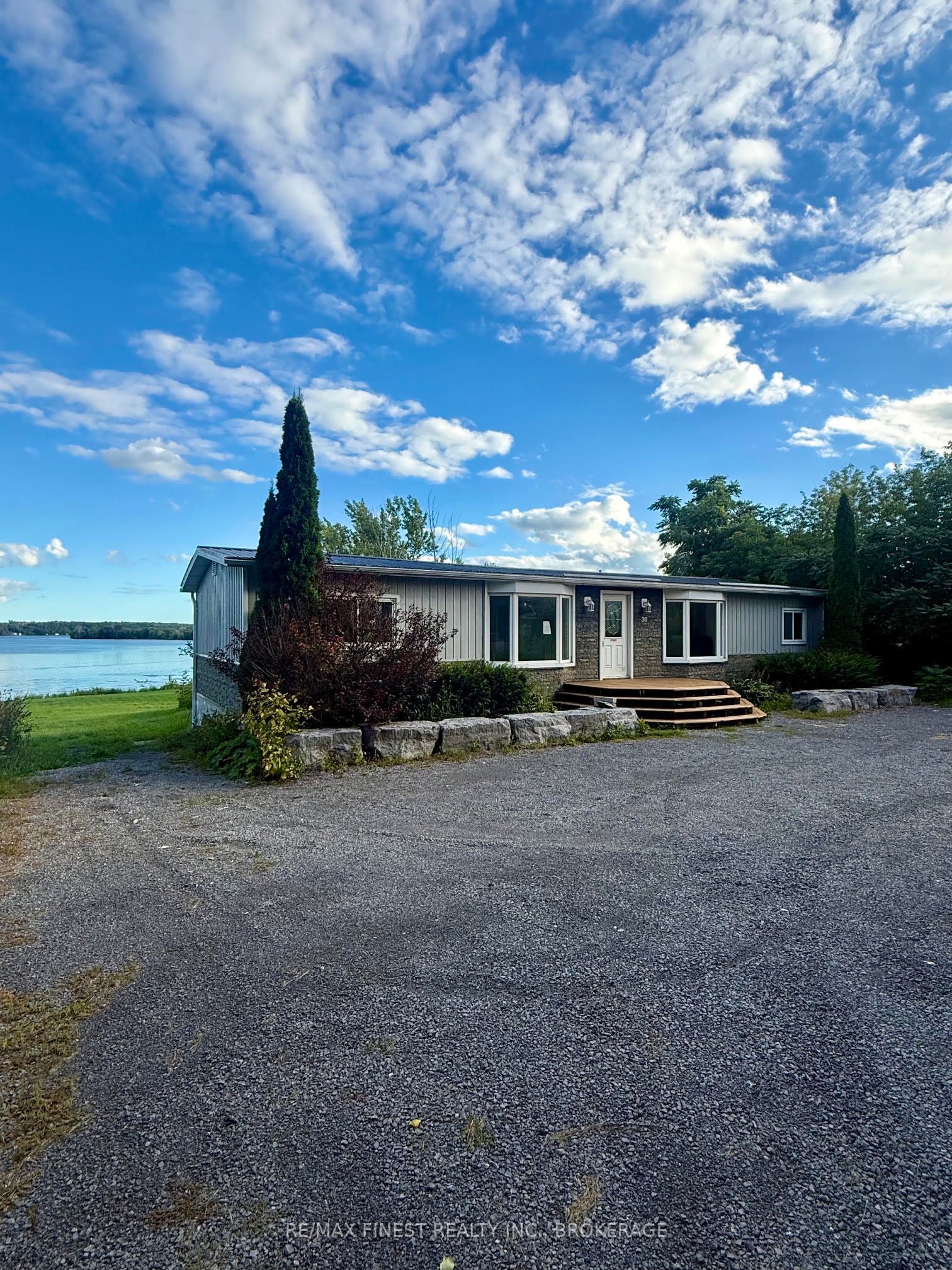 38 Main Street, Deseronto, On K0k 1x0