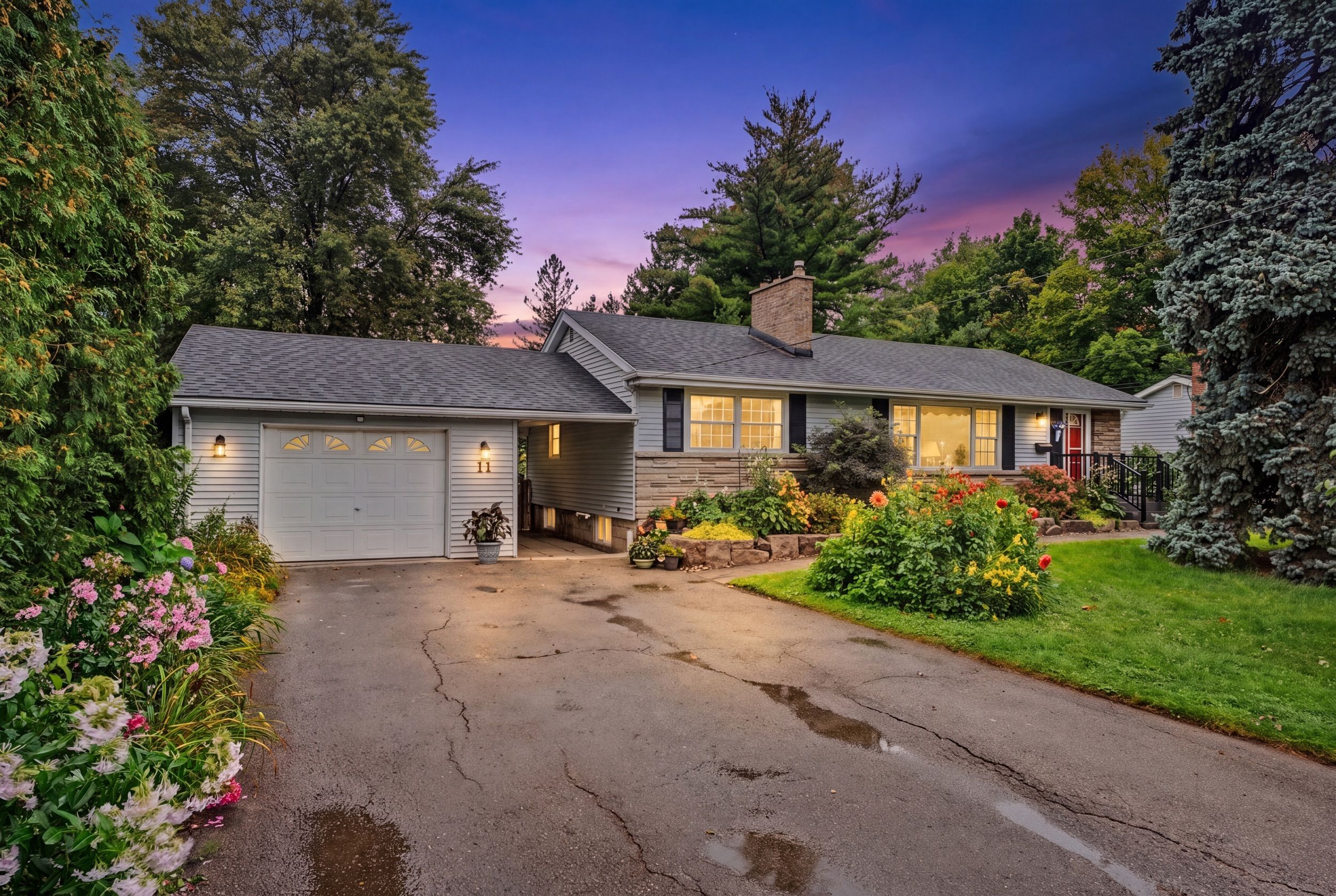 11 Miller Drive, Hamilton, On L9g 2h9