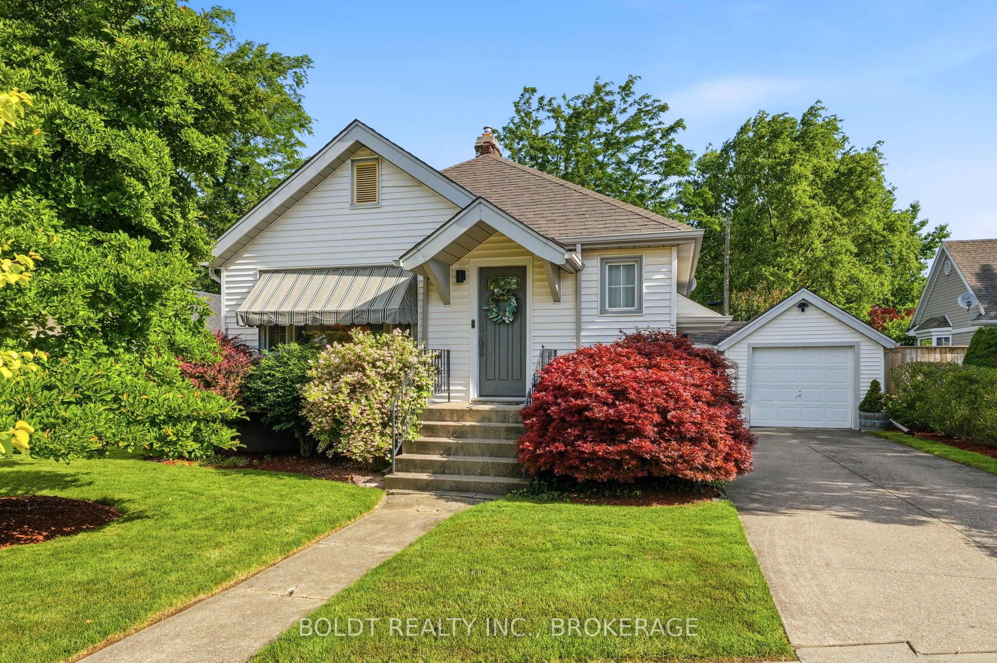9 Woodgate Avenue, St. Catharines, On L2r 3v3