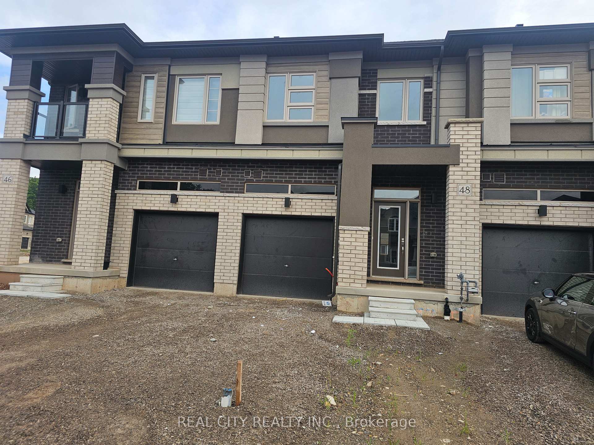 48 Mckernan Avenue, Brantford, On N3v 0c2