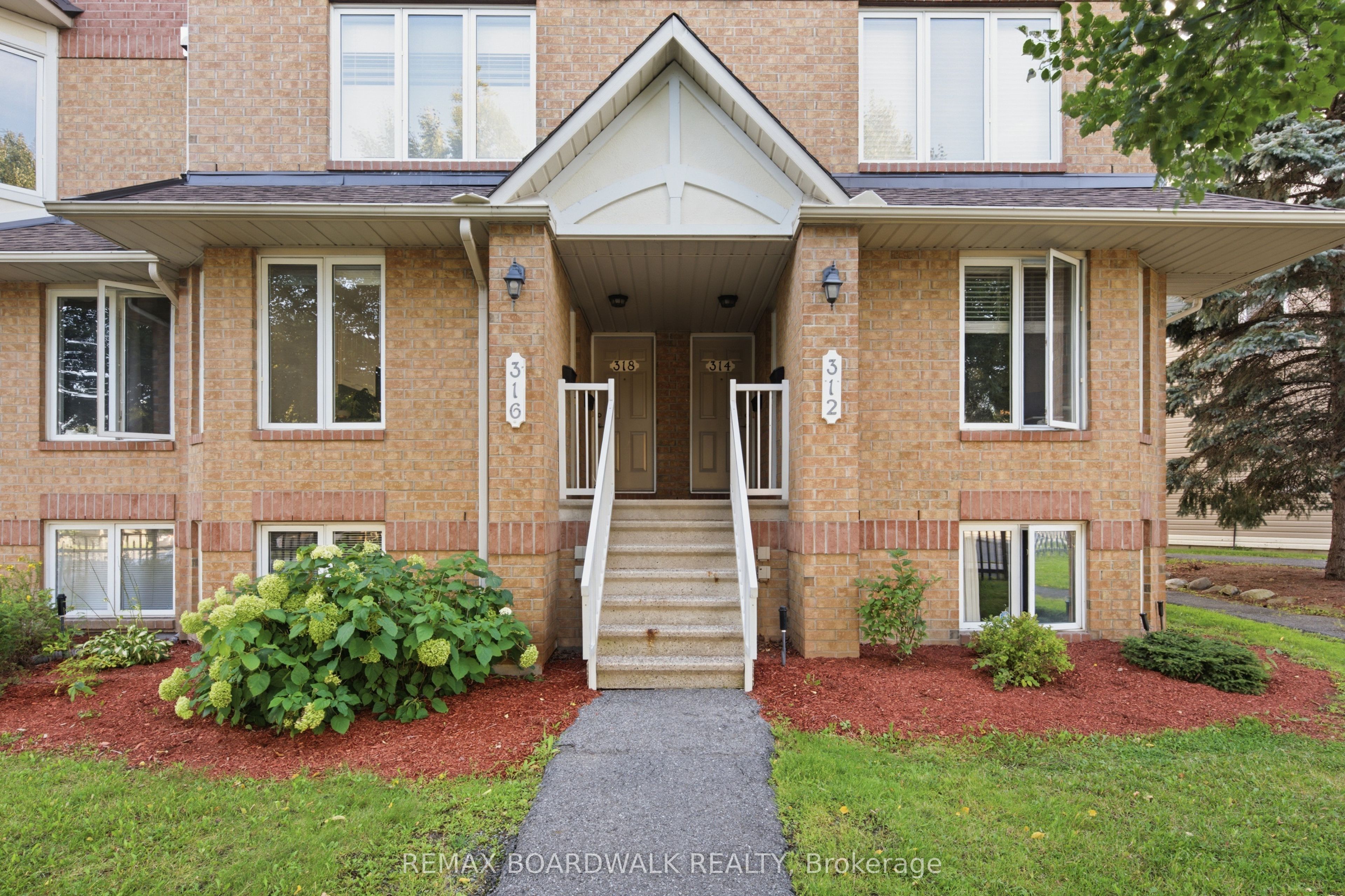 316 Cresthaven Drive 20, Barrhaven, On K2g 6w3