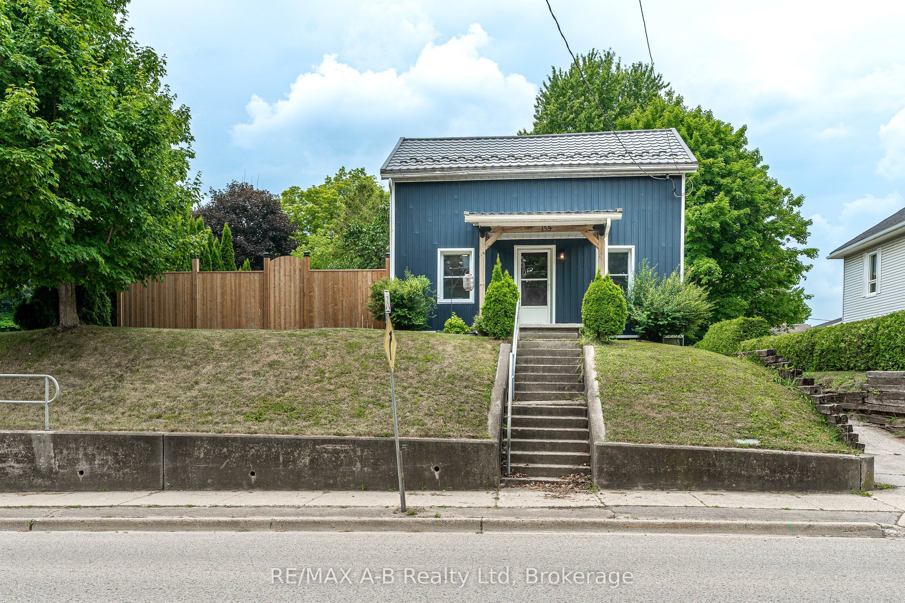158 James Street N, St. Marys, On N4x 1b3