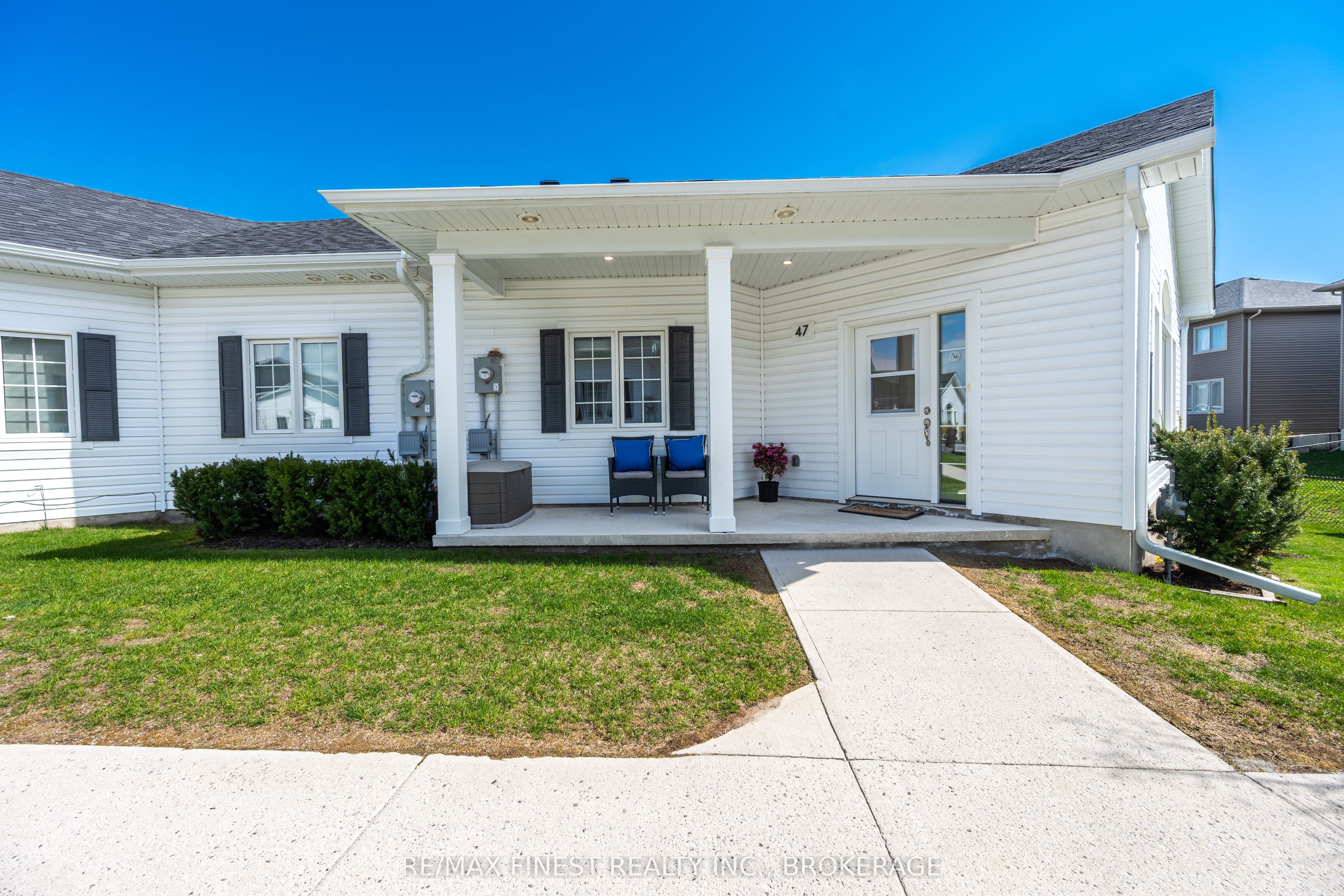 47 Lowry Place, Loyalist, On K7n 0e2