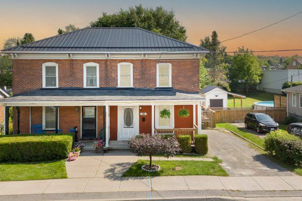 30 King Street, Prince Edward County, On K0k 2t0