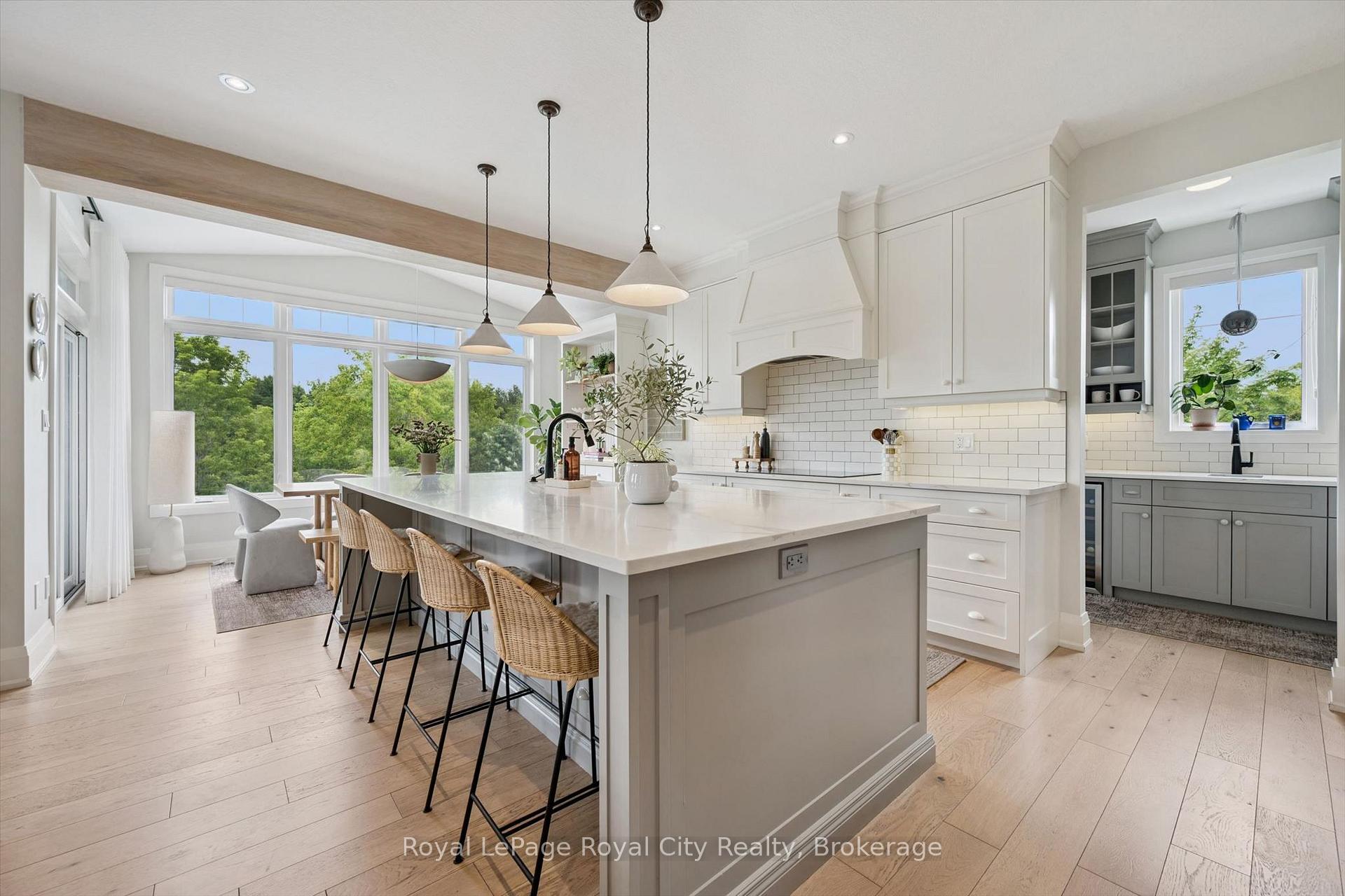 22 Hilltop Road, Guelph, On N1e 7l4