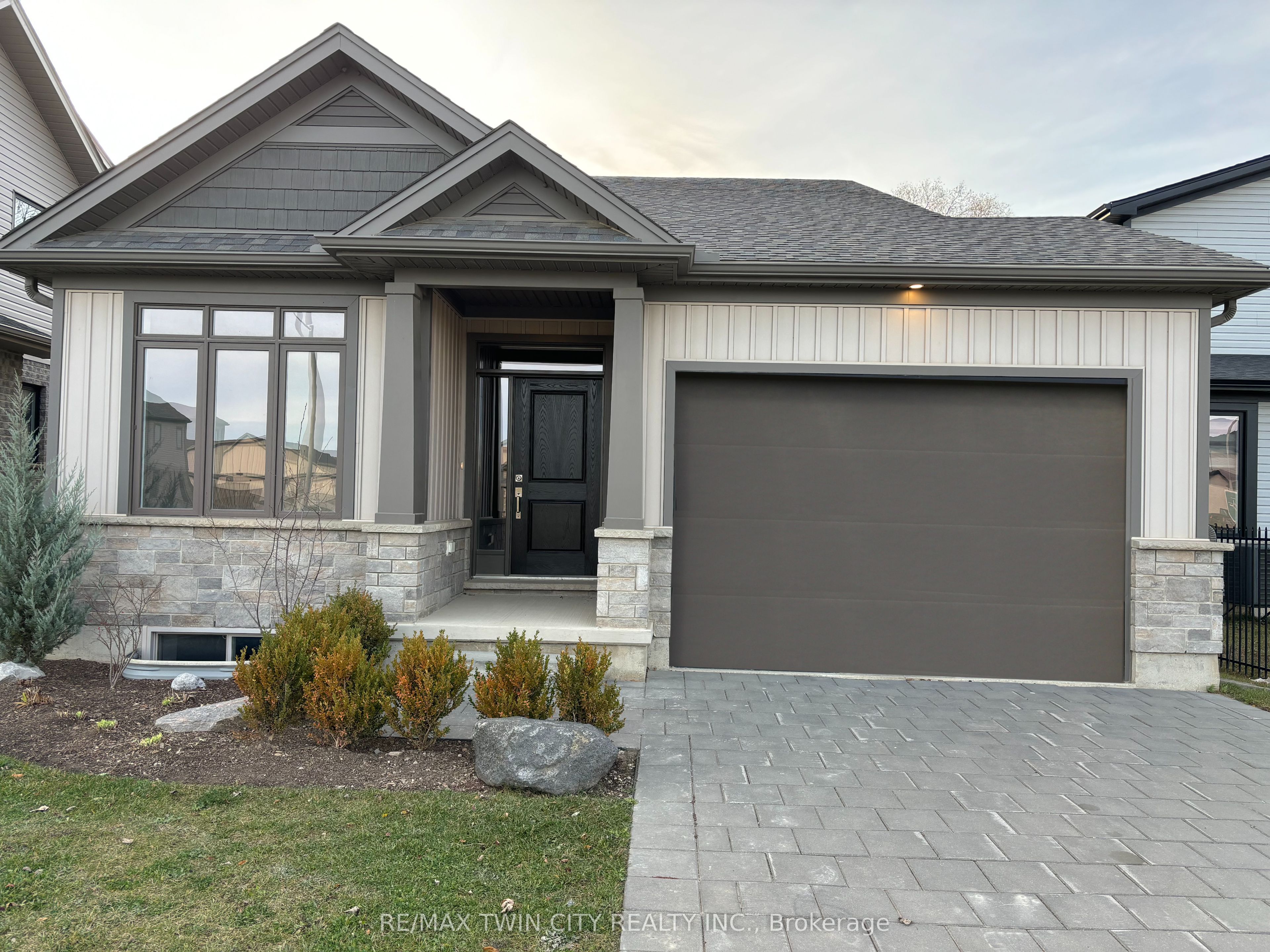668 Chelton Road, London South, On N6m 0a1