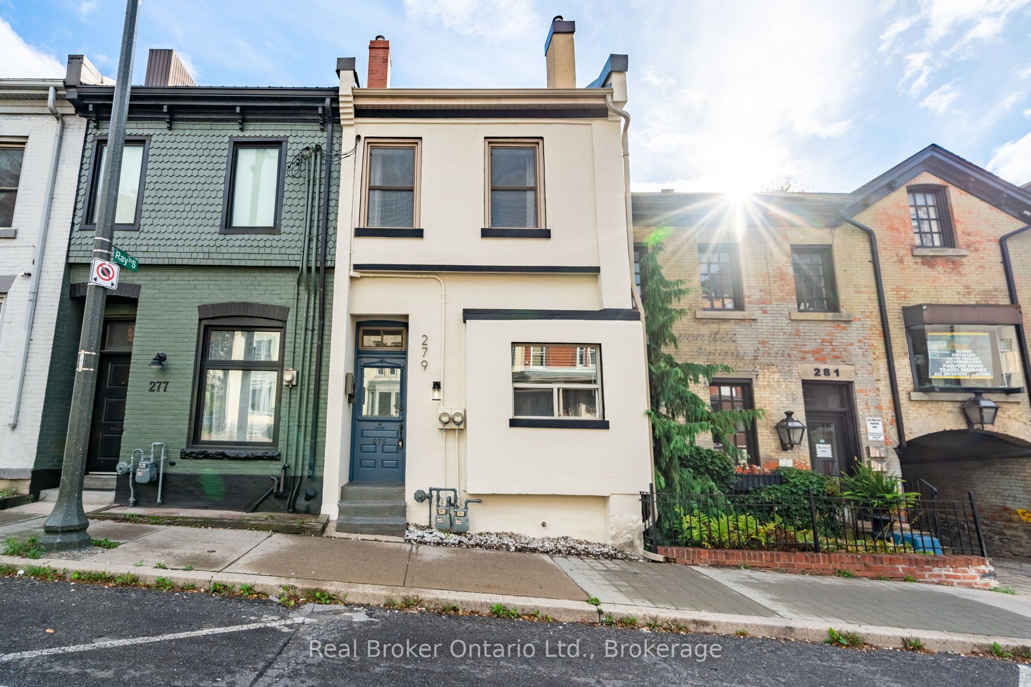 279 Main Street W 2, Hamilton, On L8p 1j7