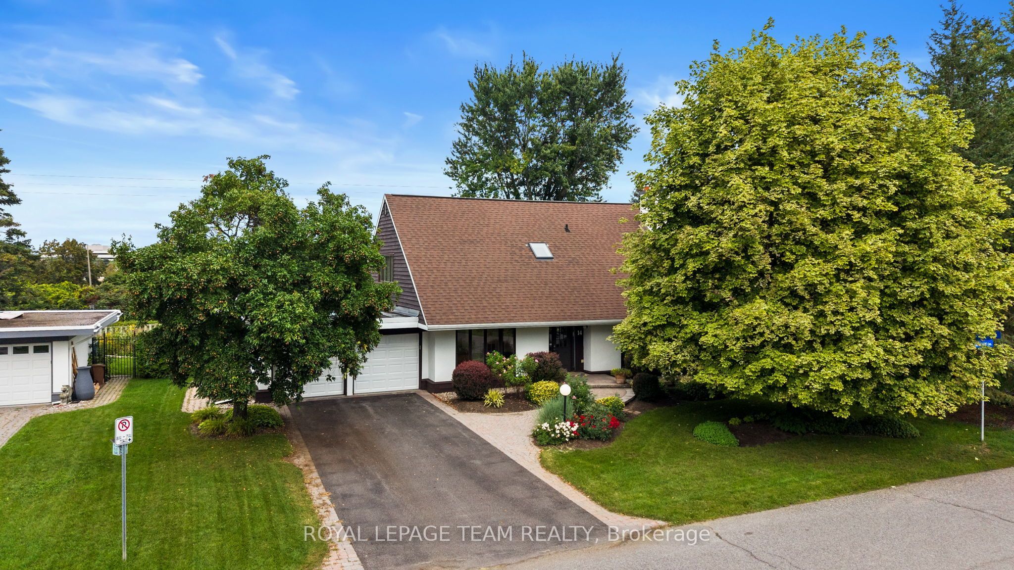 14 Lismer Crescent, Kanata, On K2k 1a2