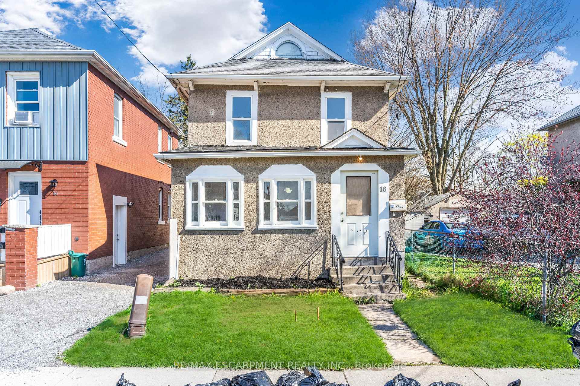 16 Albert Street, Welland, On L3b 4l2